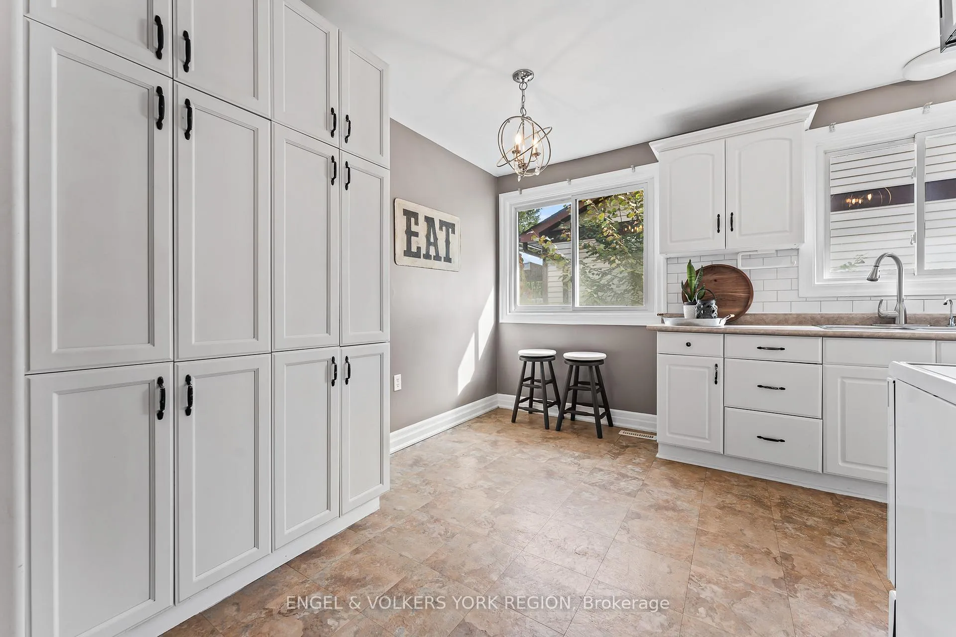 Photo 8 of 45 Noam Drive, Barrie, Sunnidale — HOMEH