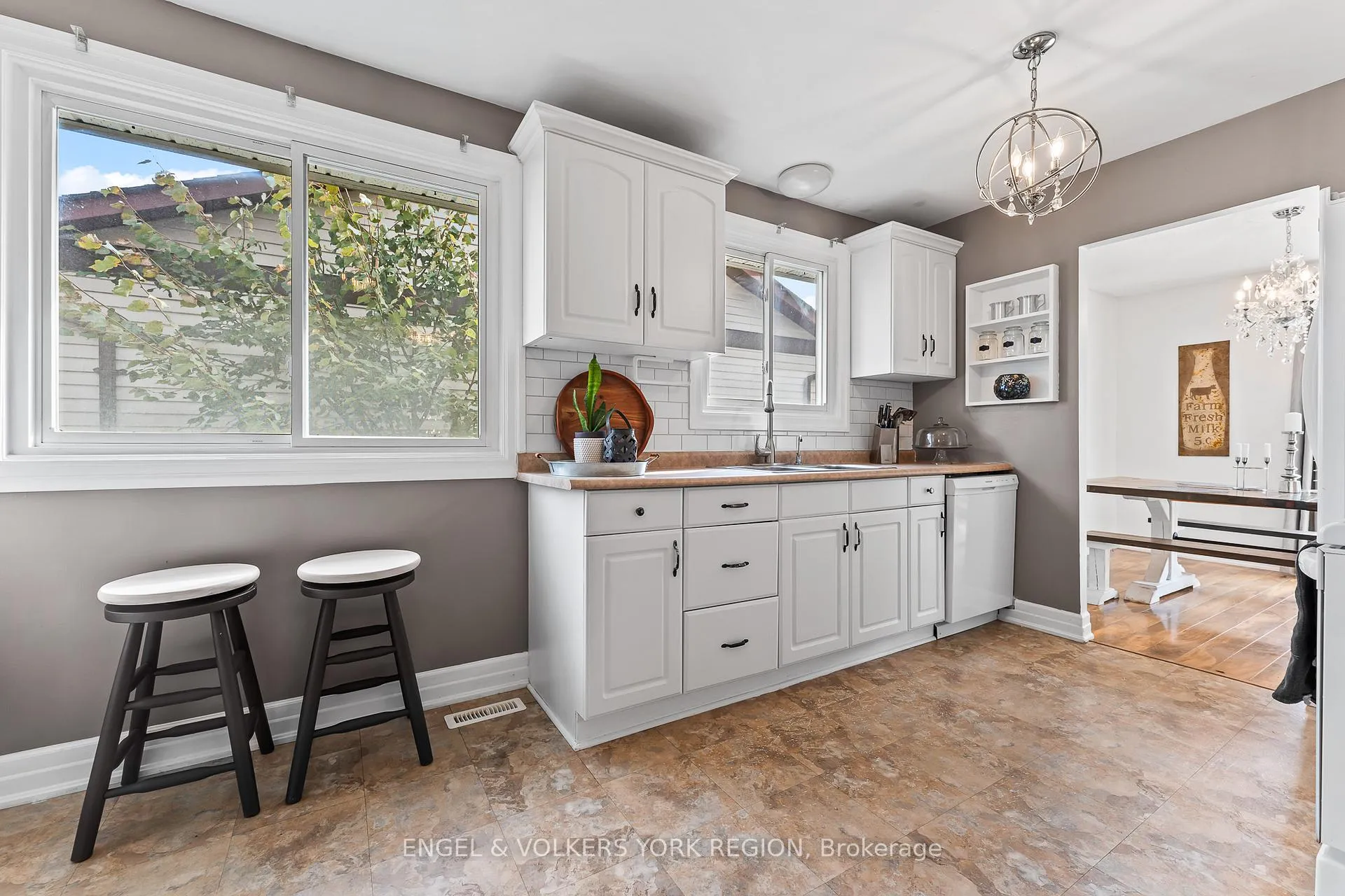 Photo 10 of 45 Noam Drive, Barrie, Sunnidale — HOMEH