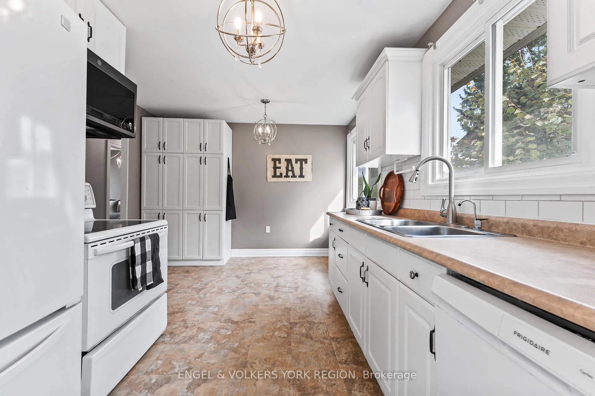 Photo 12 of 45 Noam Drive, Barrie, Sunnidale — HOMEH