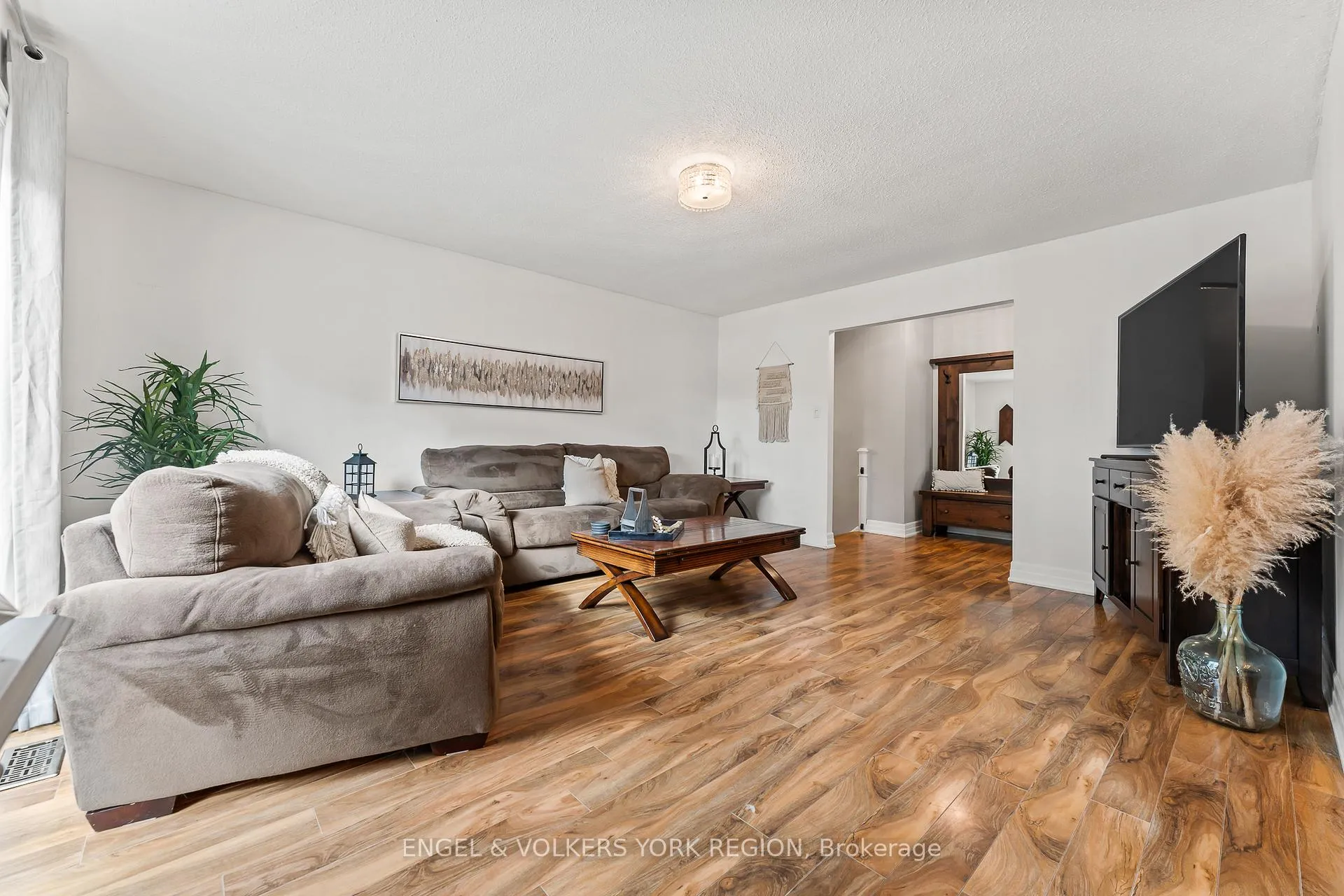 Photo 15 of 45 Noam Drive, Barrie, Sunnidale — HOMEH