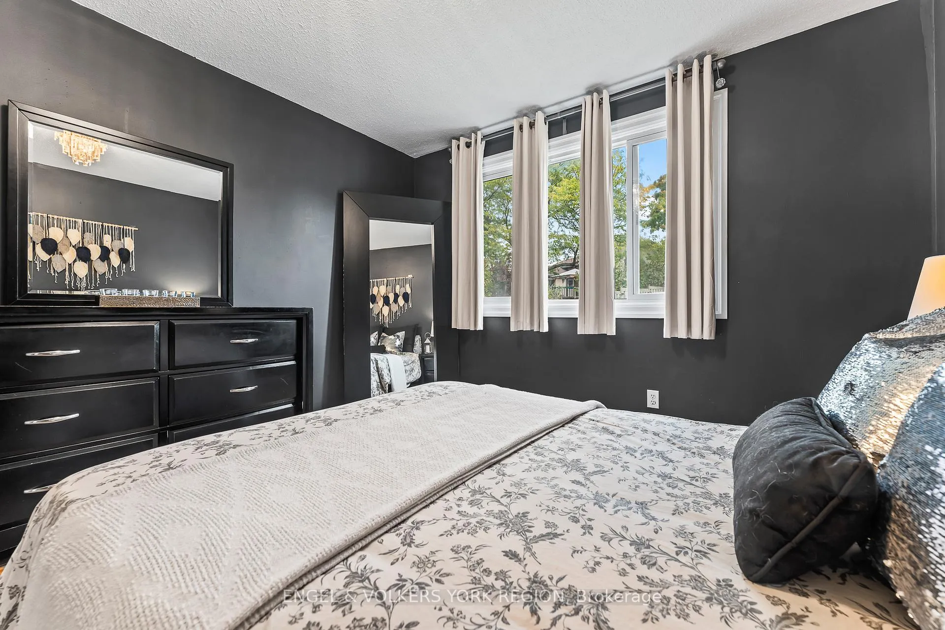 Photo 23 of 45 Noam Drive, Barrie, Sunnidale — HOMEH