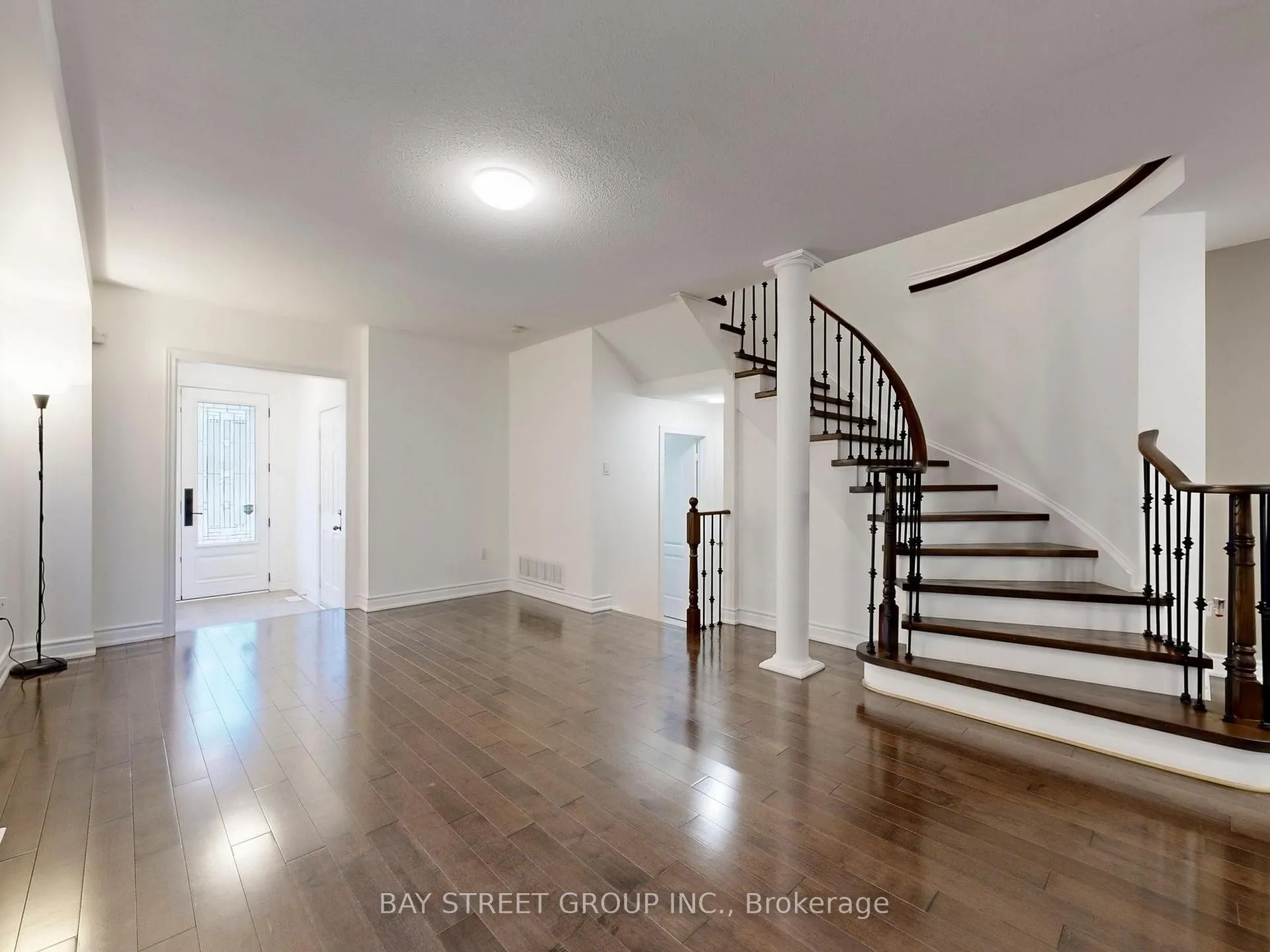 Photo 7 of 43 Royal Appian Crescent, Vaughan, Patterson — HOMEH