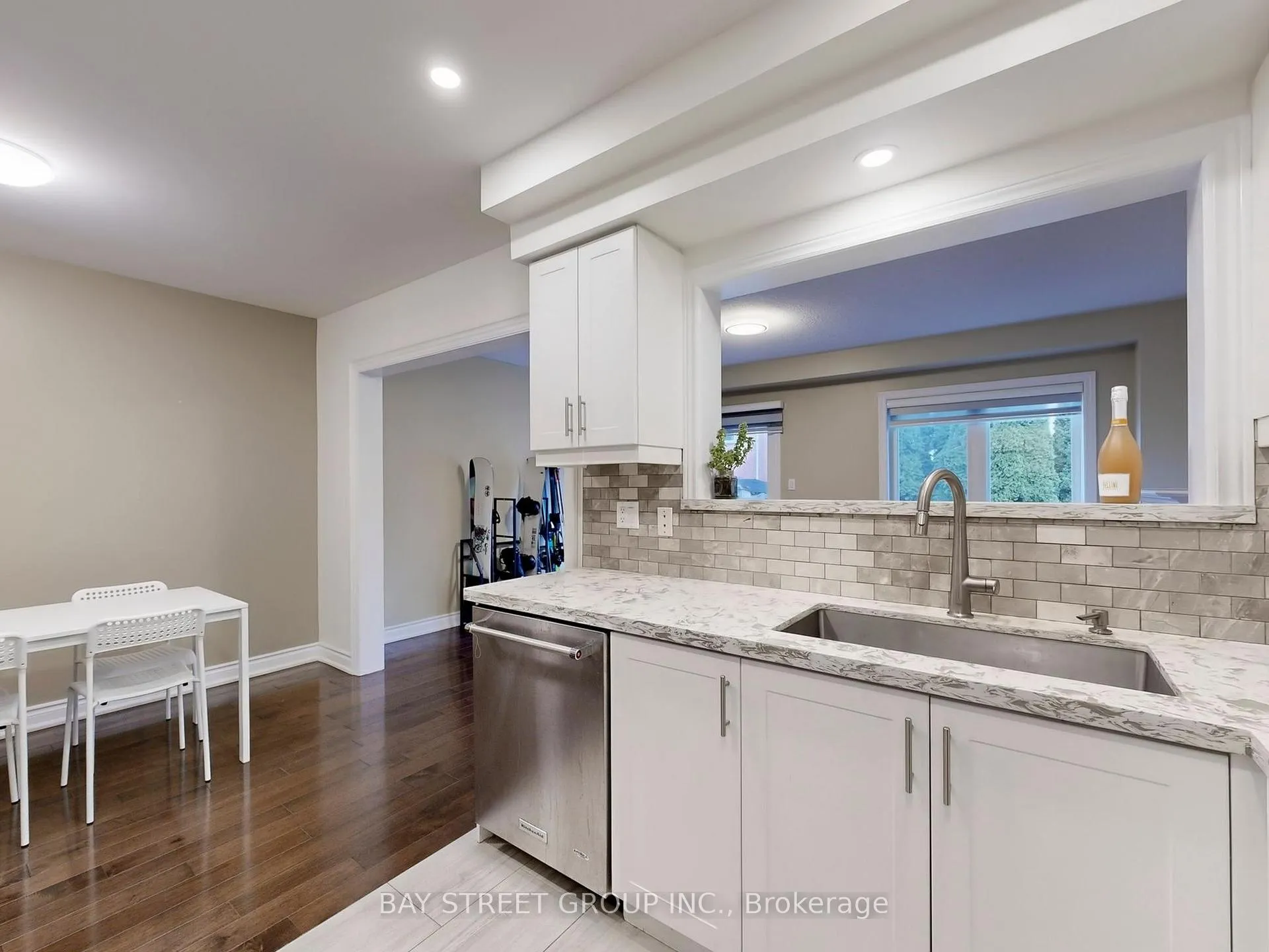 Photo 9 of 43 Royal Appian Crescent, Vaughan, Patterson — HOMEH