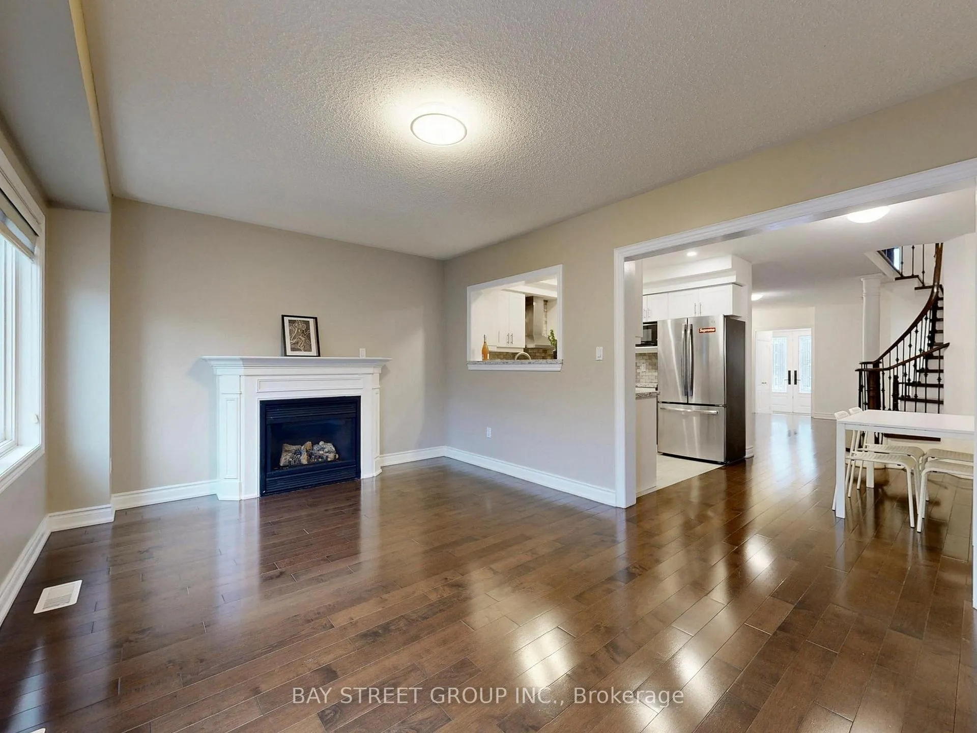 Photo 15 of 43 Royal Appian Crescent, Vaughan, Patterson — HOMEH
