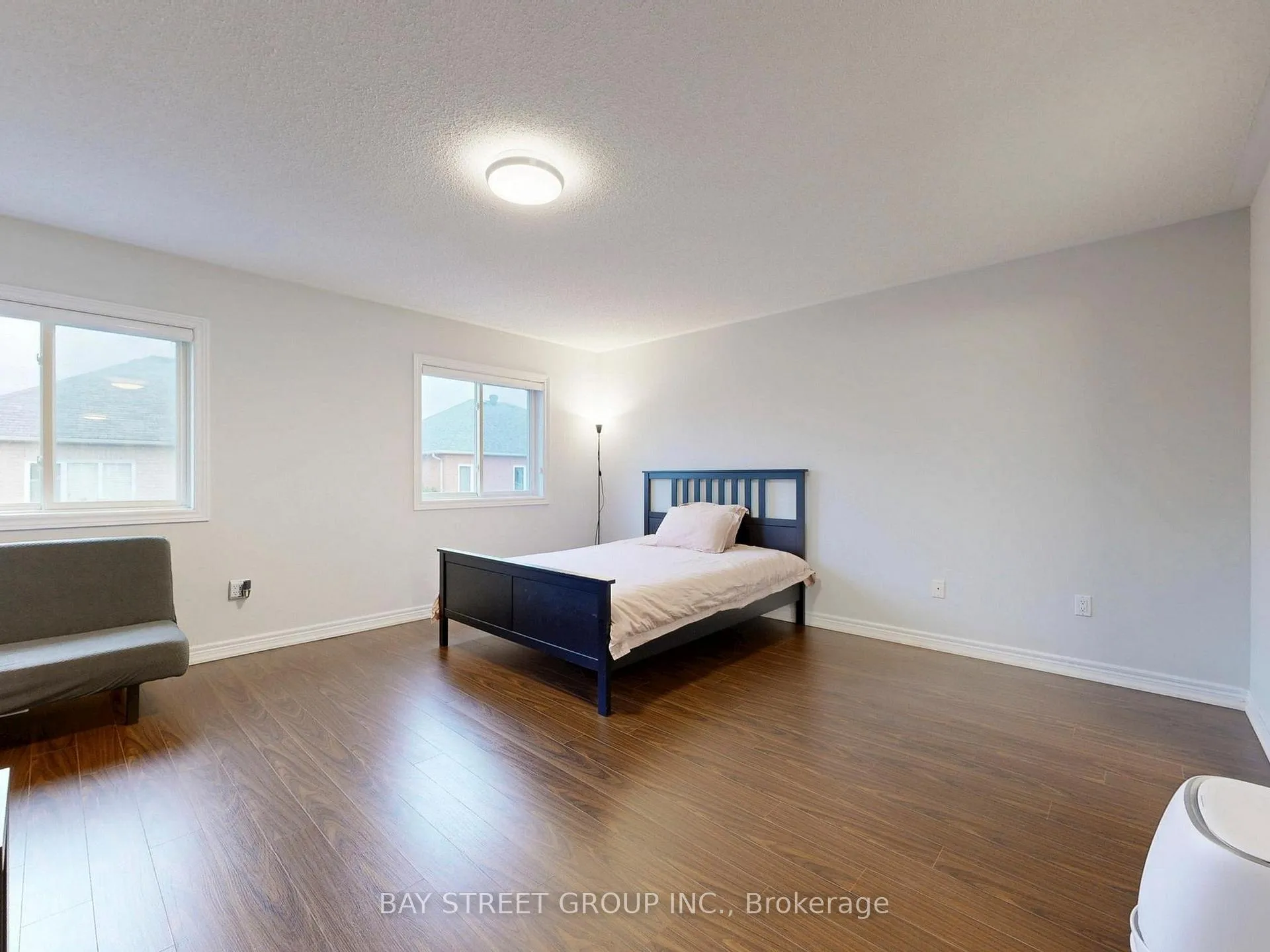 Photo 21 of 43 Royal Appian Crescent, Vaughan, Patterson — HOMEH