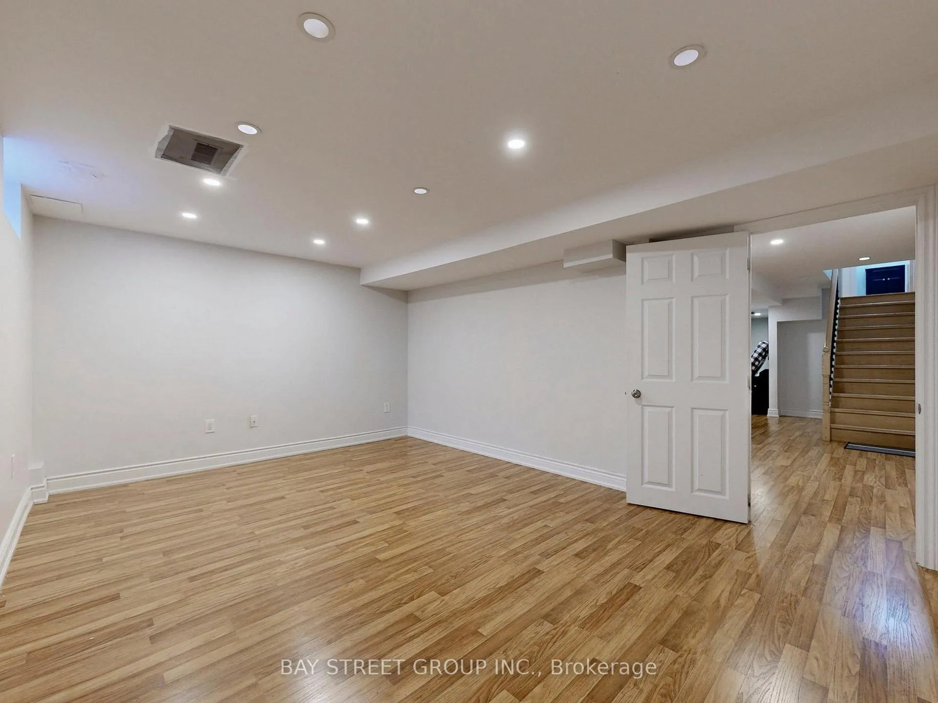 Photo 33 of 43 Royal Appian Crescent, Vaughan, Patterson — HOMEH