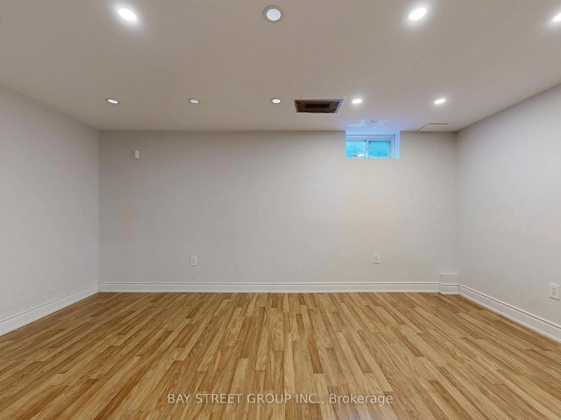 Photo 35 of 43 Royal Appian Crescent, Vaughan, Patterson — HOMEH