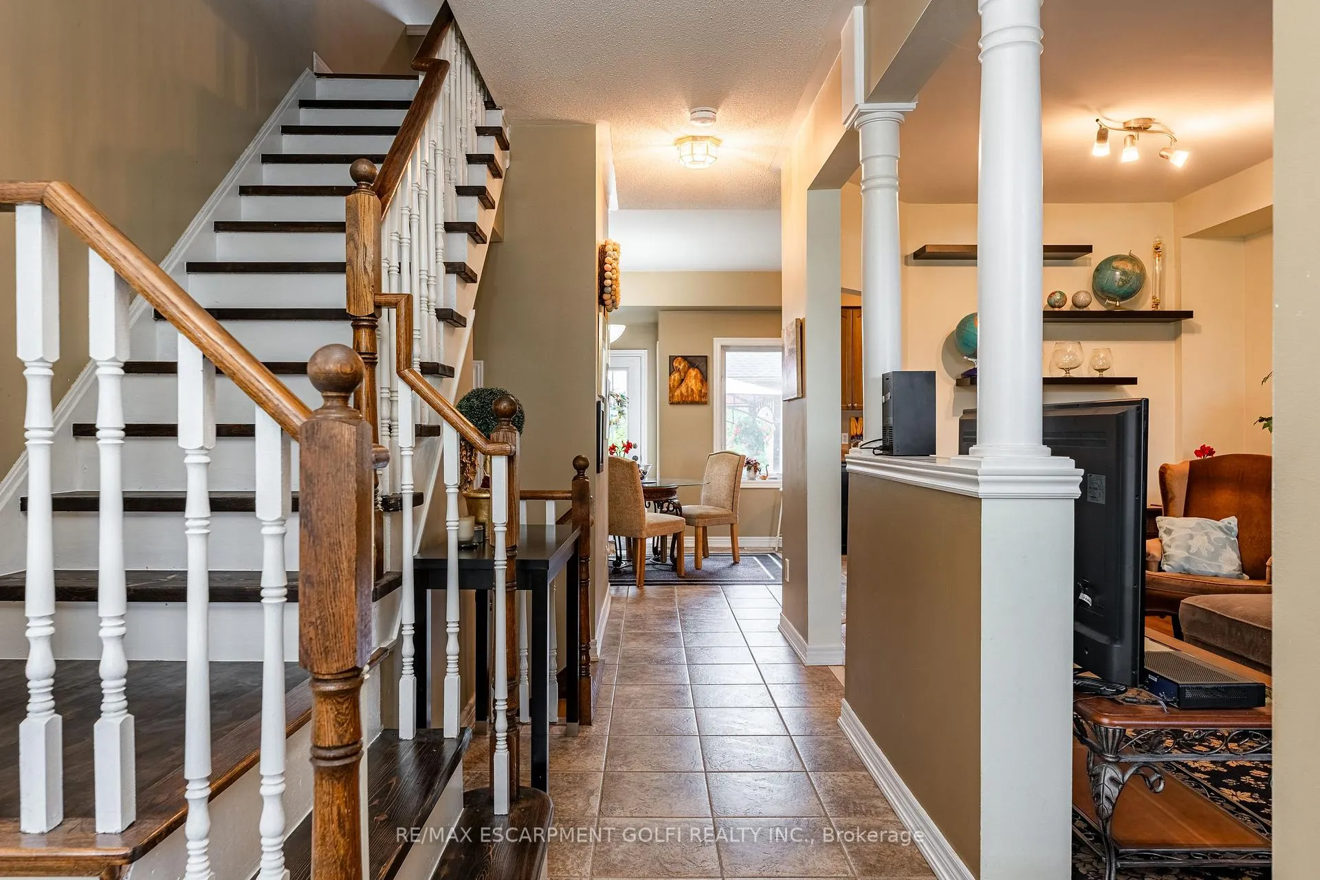 Photo 5 of 7 Northampton Boulevard, Hamilton, Stoney Creek — HOMEH