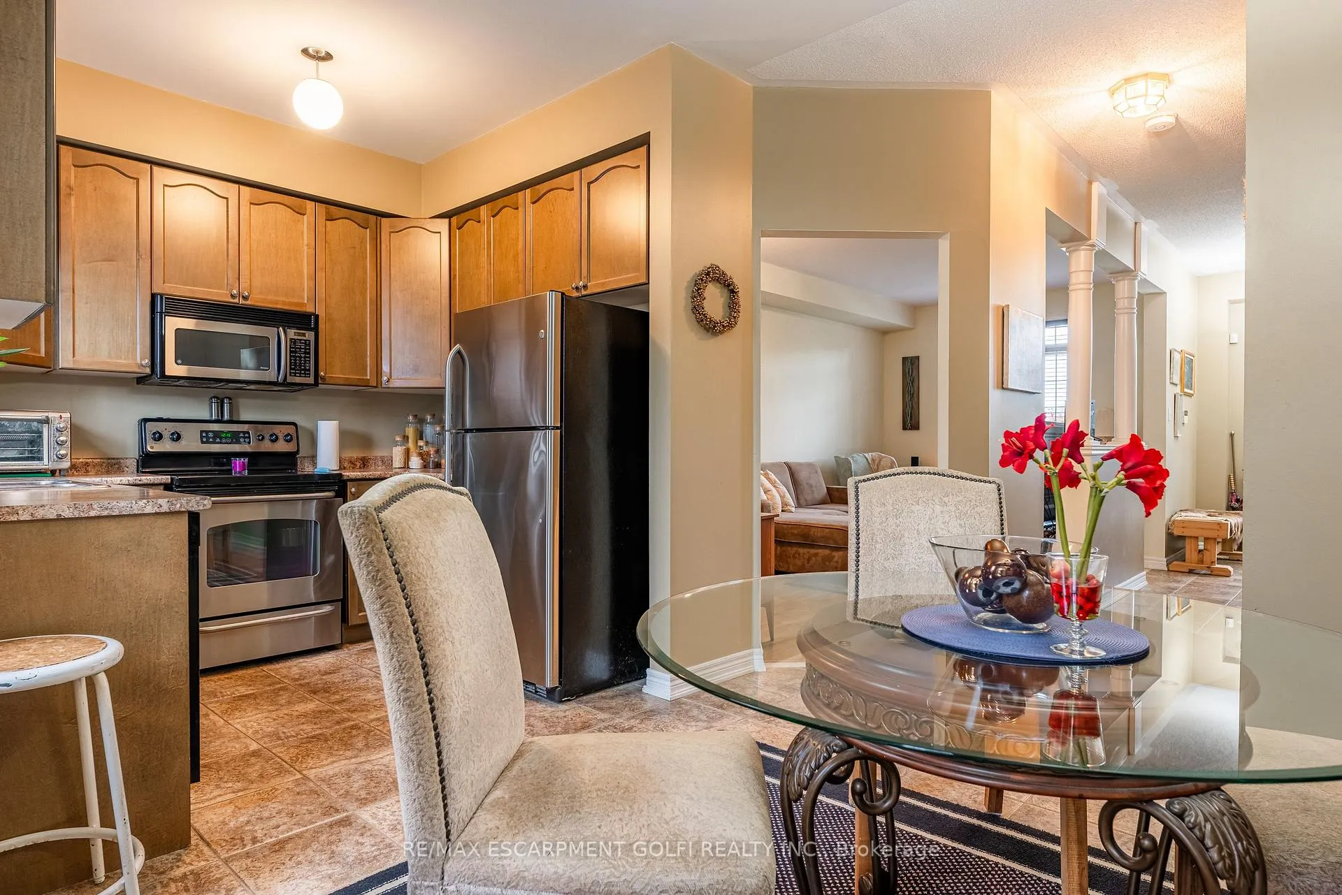 Photo 15 of 7 Northampton Boulevard, Hamilton, Stoney Creek — HOMEH