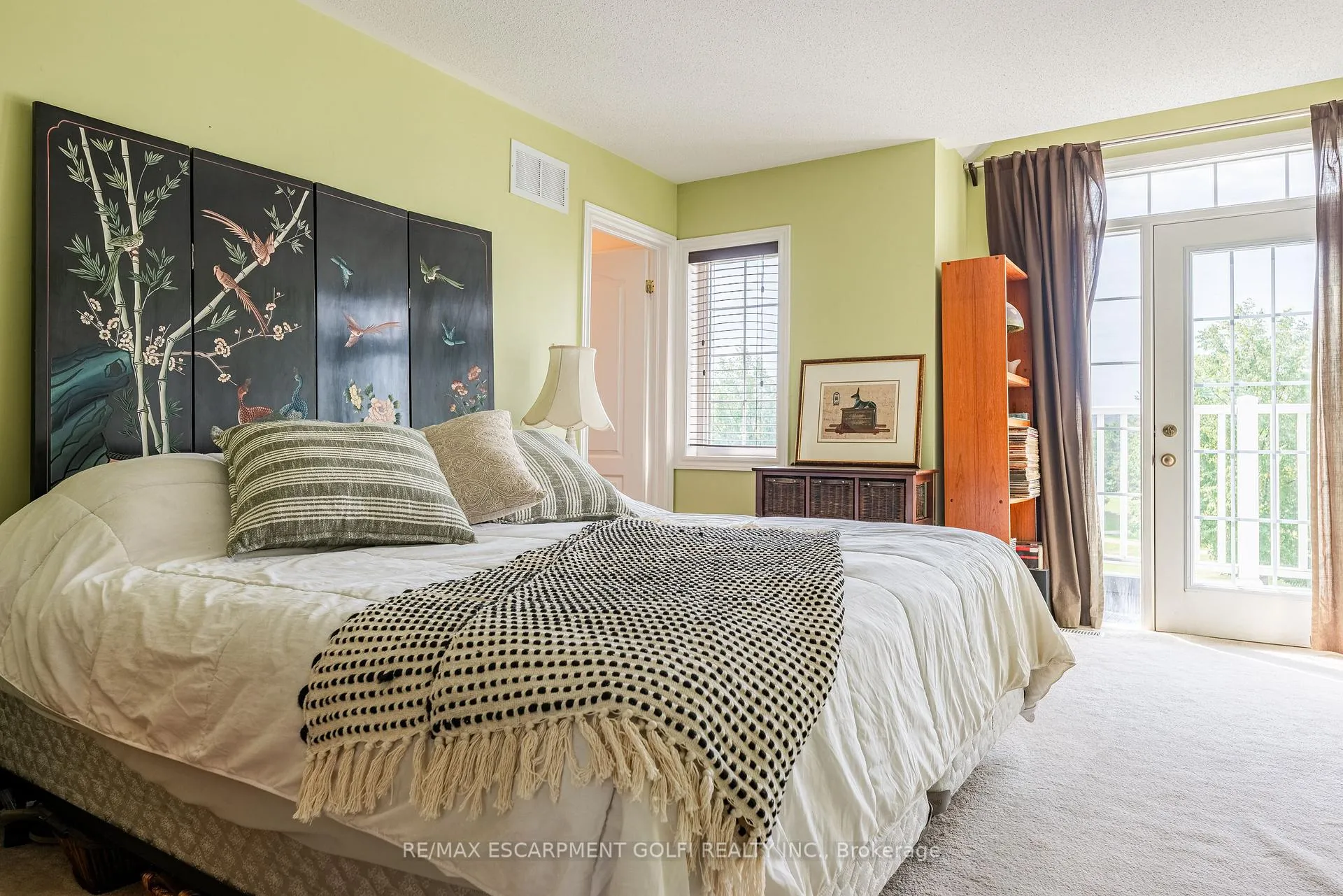 Photo 17 of 7 Northampton Boulevard, Hamilton, Stoney Creek — HOMEH