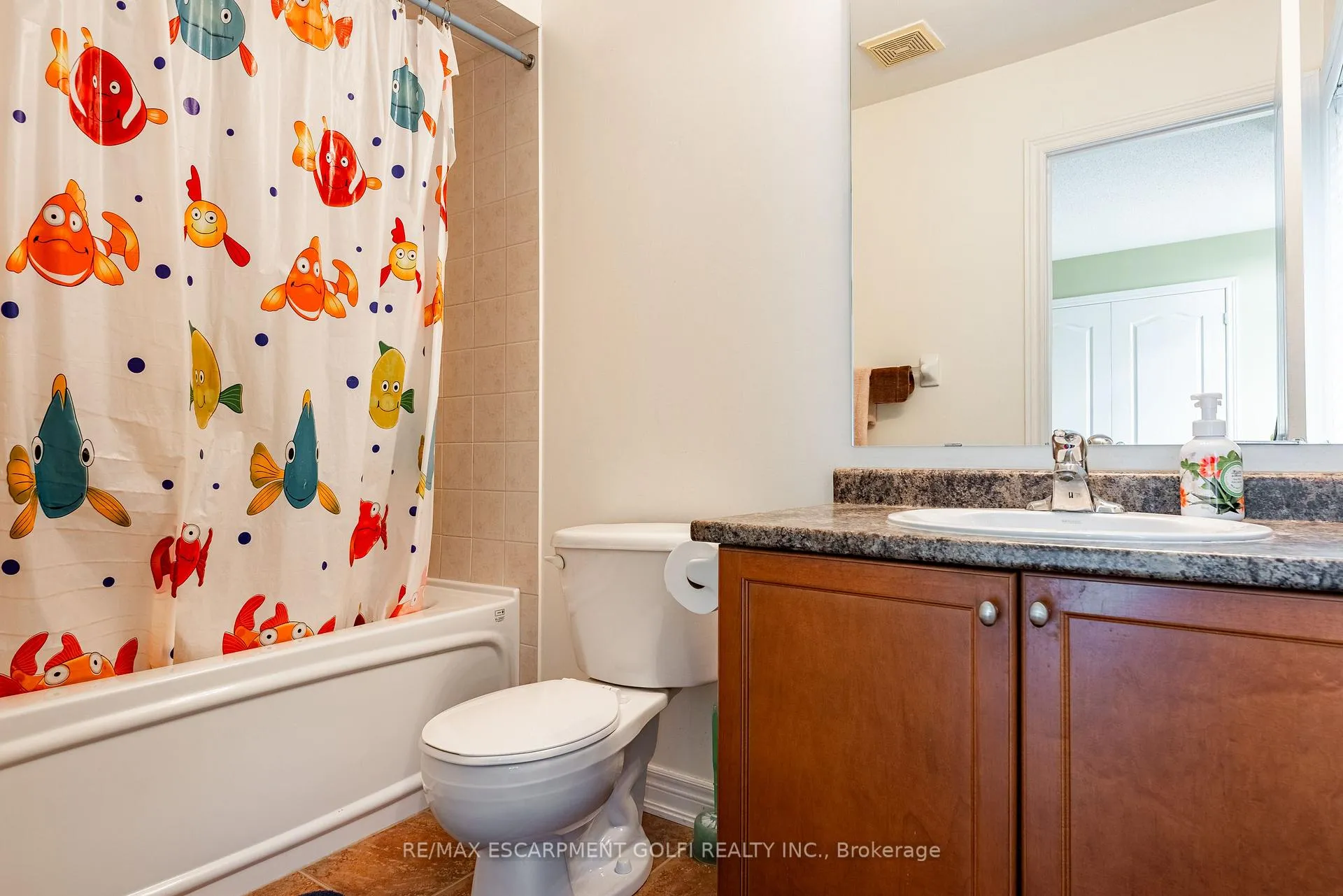 Photo 20 of 7 Northampton Boulevard, Hamilton, Stoney Creek — HOMEH