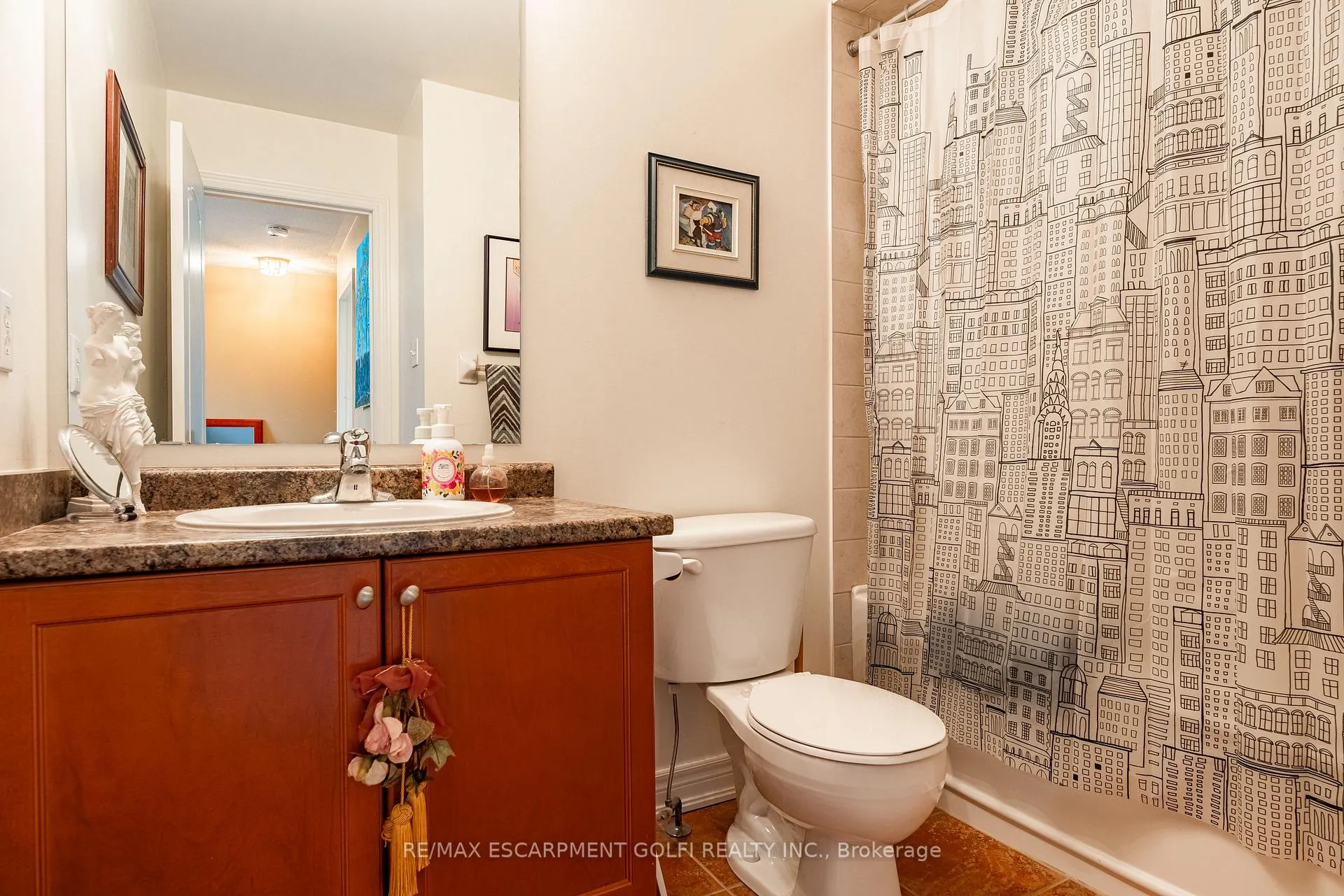 Photo 25 of 7 Northampton Boulevard, Hamilton, Stoney Creek — HOMEH