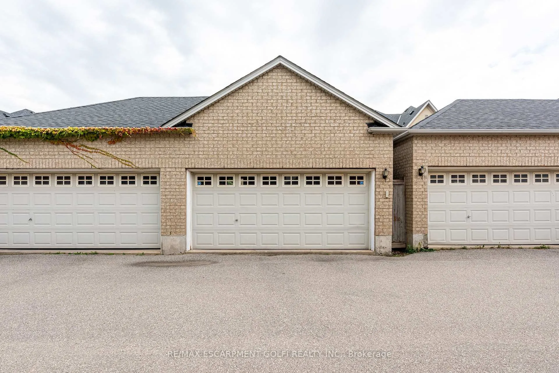 Photo 33 of 7 Northampton Boulevard, Hamilton, Stoney Creek — HOMEH