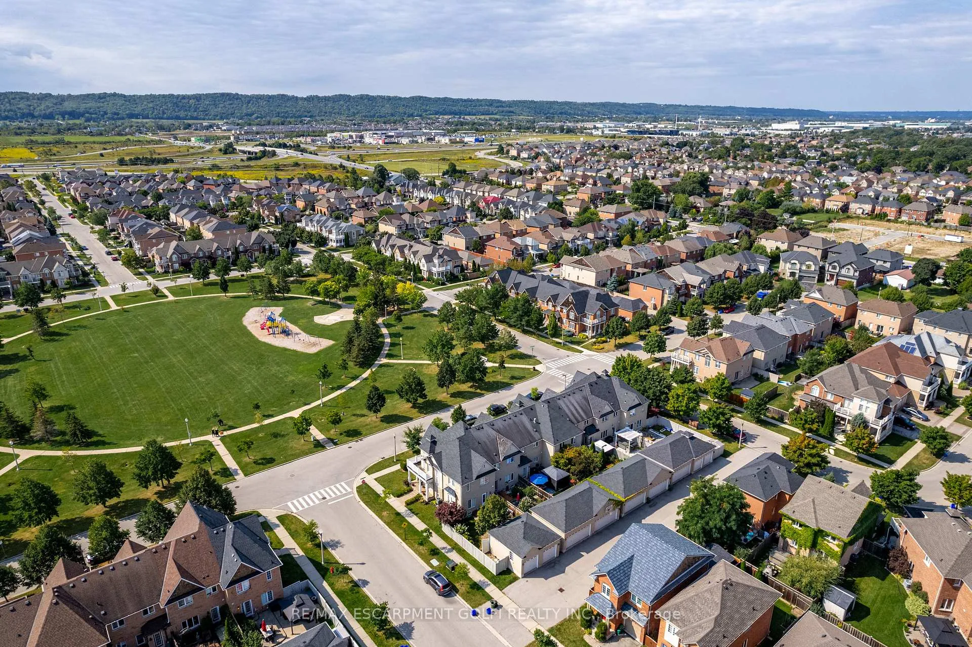 Photo 38 of 7 Northampton Boulevard, Hamilton, Stoney Creek — HOMEH