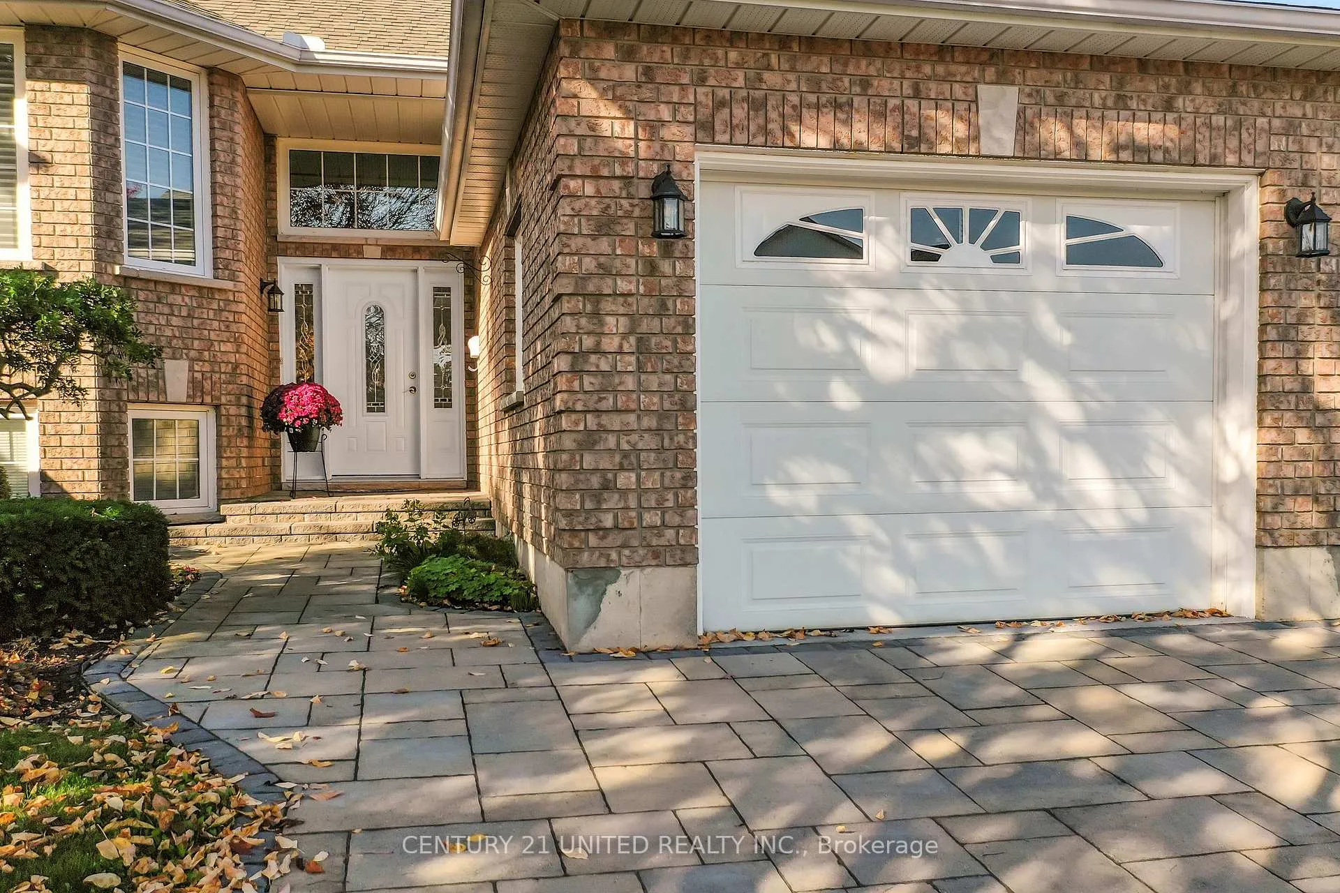 Photo 3 of 2451 Denure Drive, Peterborough, Monaghan Ward 2 — HOMEH