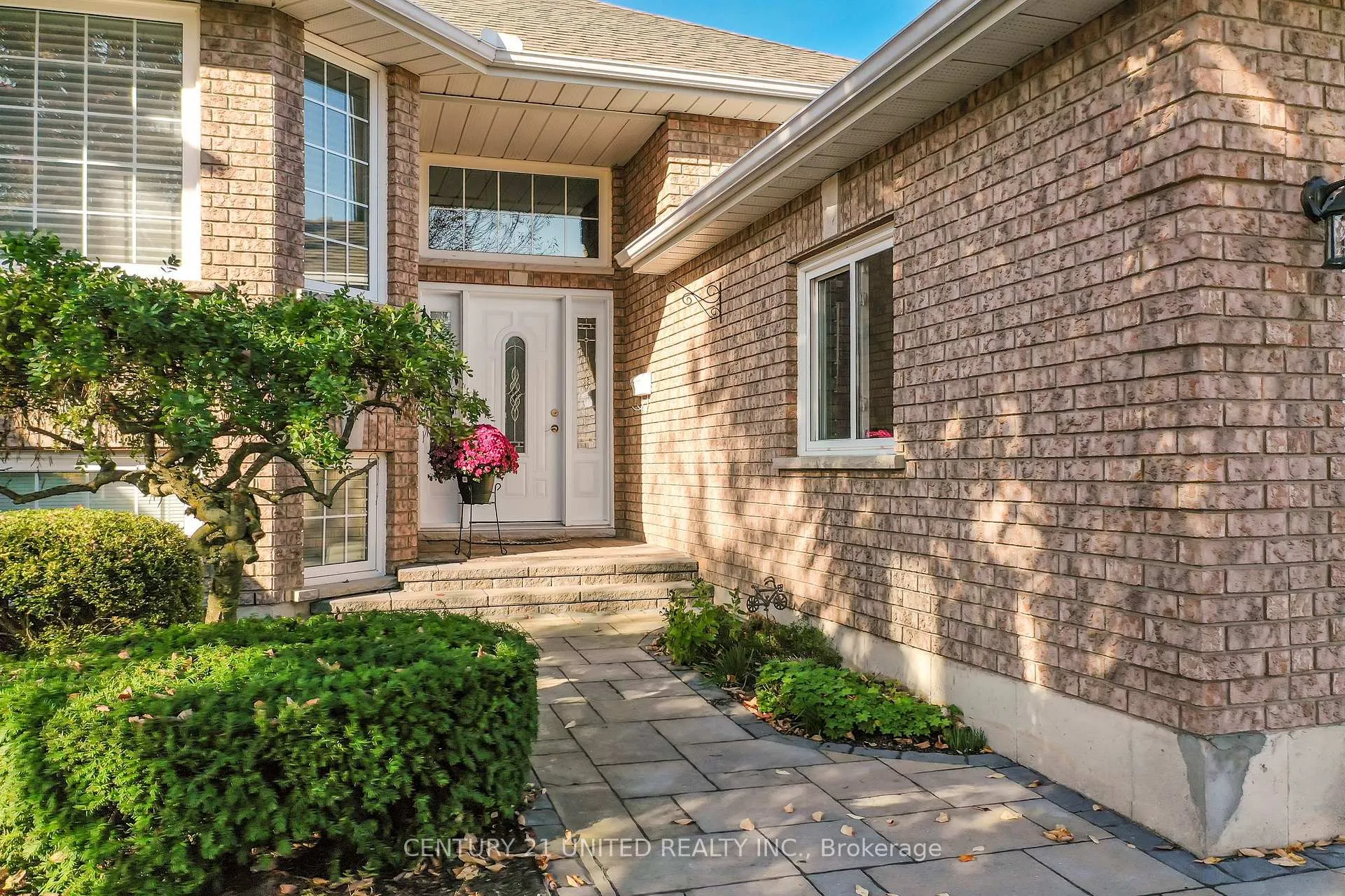 Photo 4 of 2451 Denure Drive, Peterborough, Monaghan Ward 2 — HOMEH
