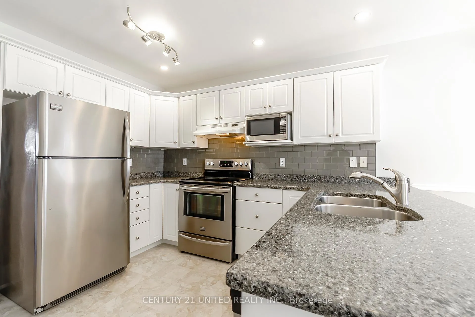 Photo 9 of 2451 Denure Drive, Peterborough, Monaghan Ward 2 — HOMEH
