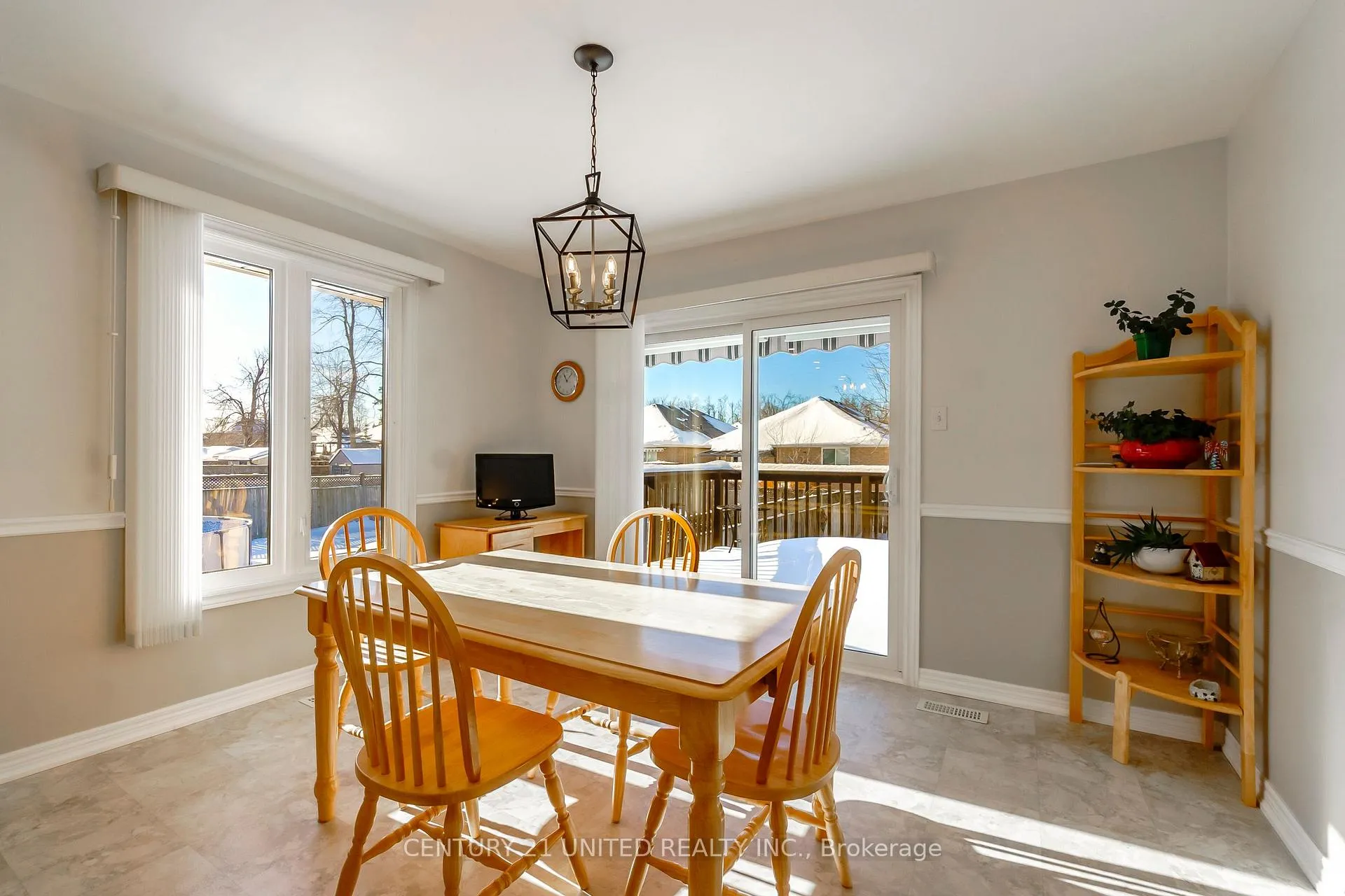 Photo 10 of 2451 Denure Drive, Peterborough, Monaghan Ward 2 — HOMEH