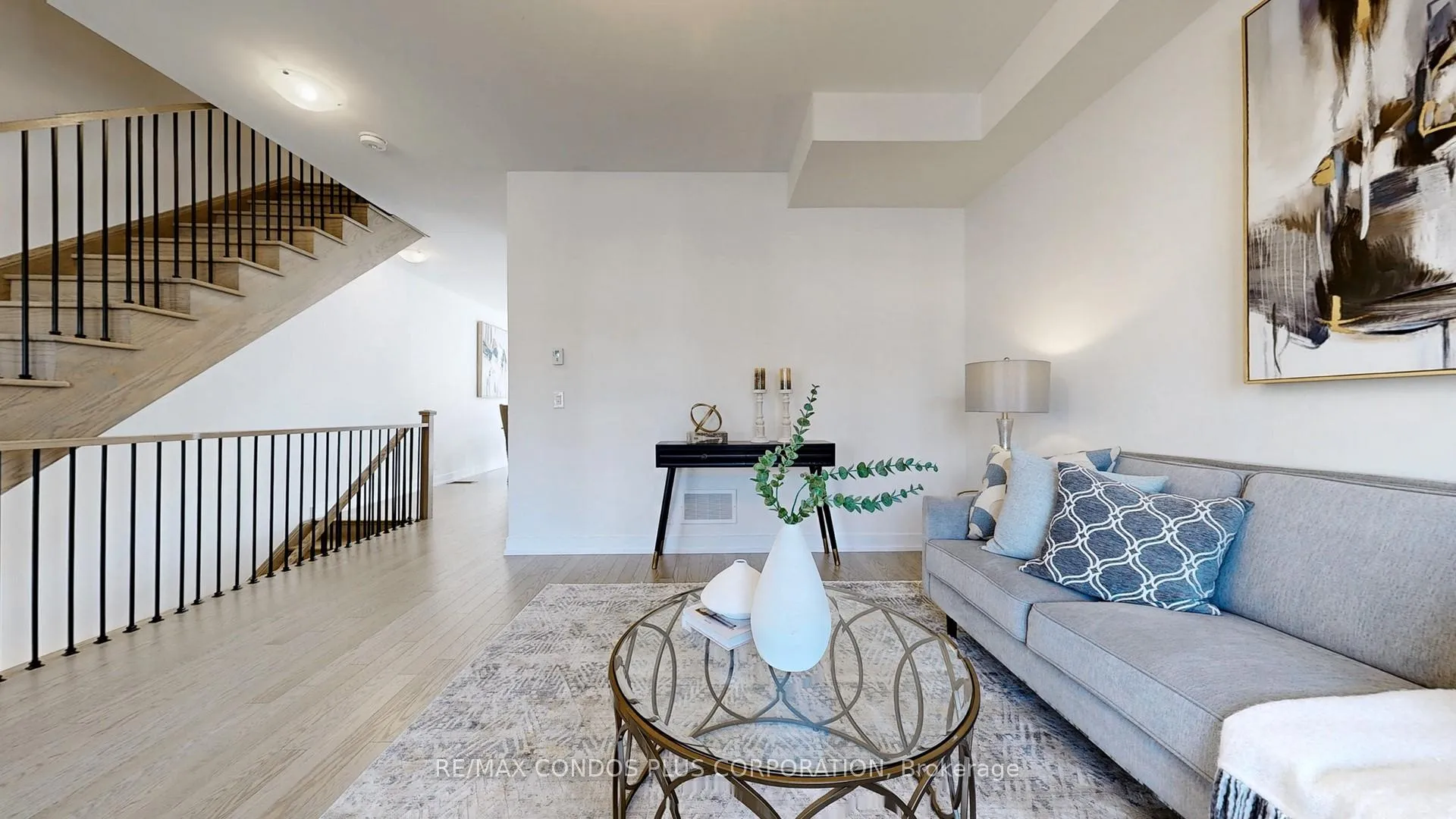 Photo 5 of 21 William Shearn Crescent, Markham, Angus Glen — HOMEH