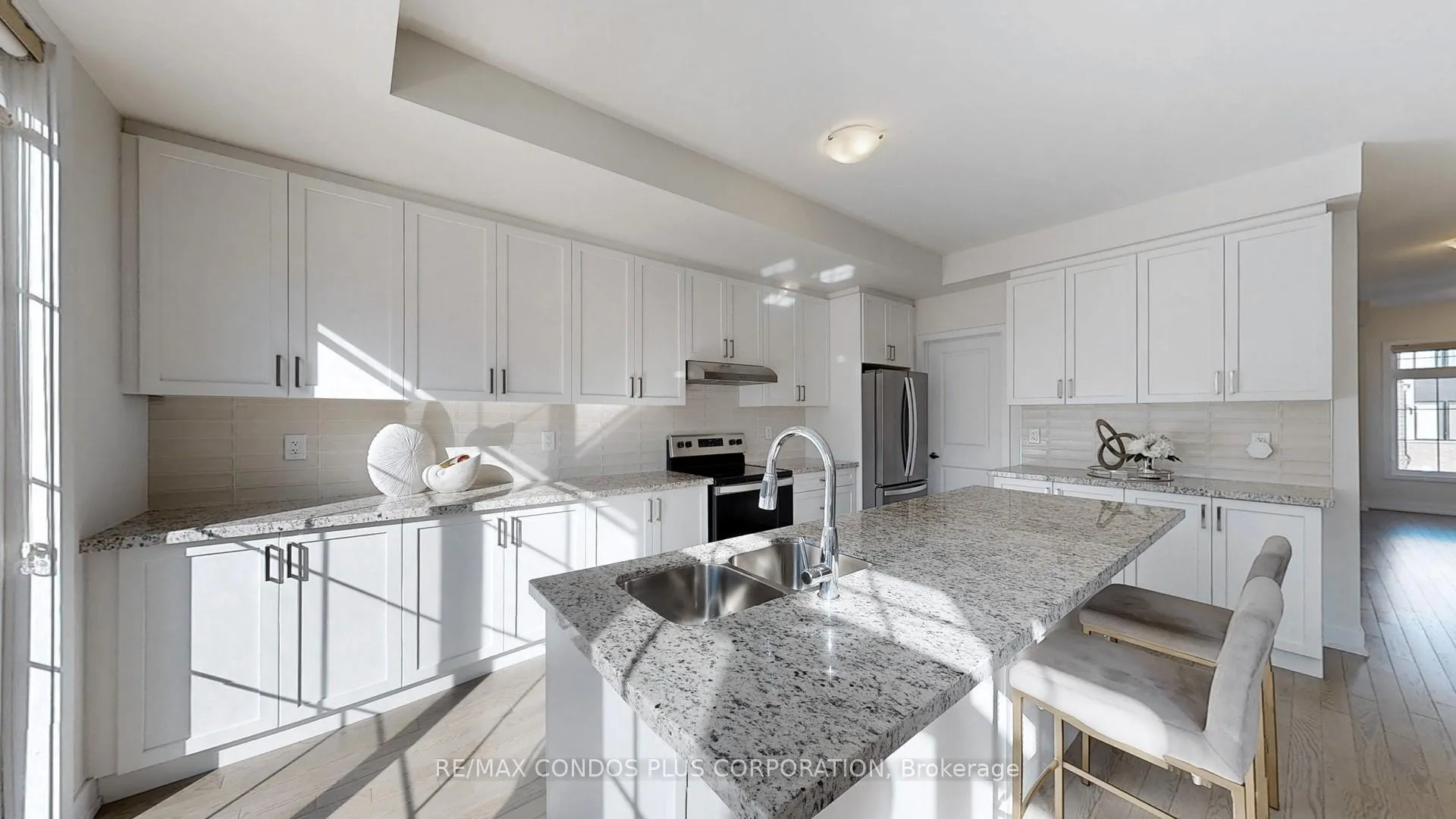 Photo 8 of 21 William Shearn Crescent, Markham, Angus Glen — HOMEH