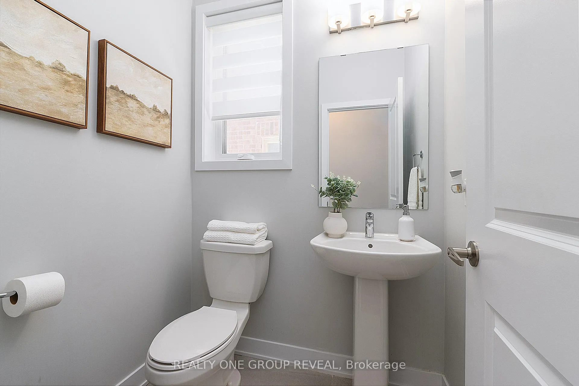 Photo 10 of 1044 Suddard Avenue, Oshawa, Kedron — HOMEH