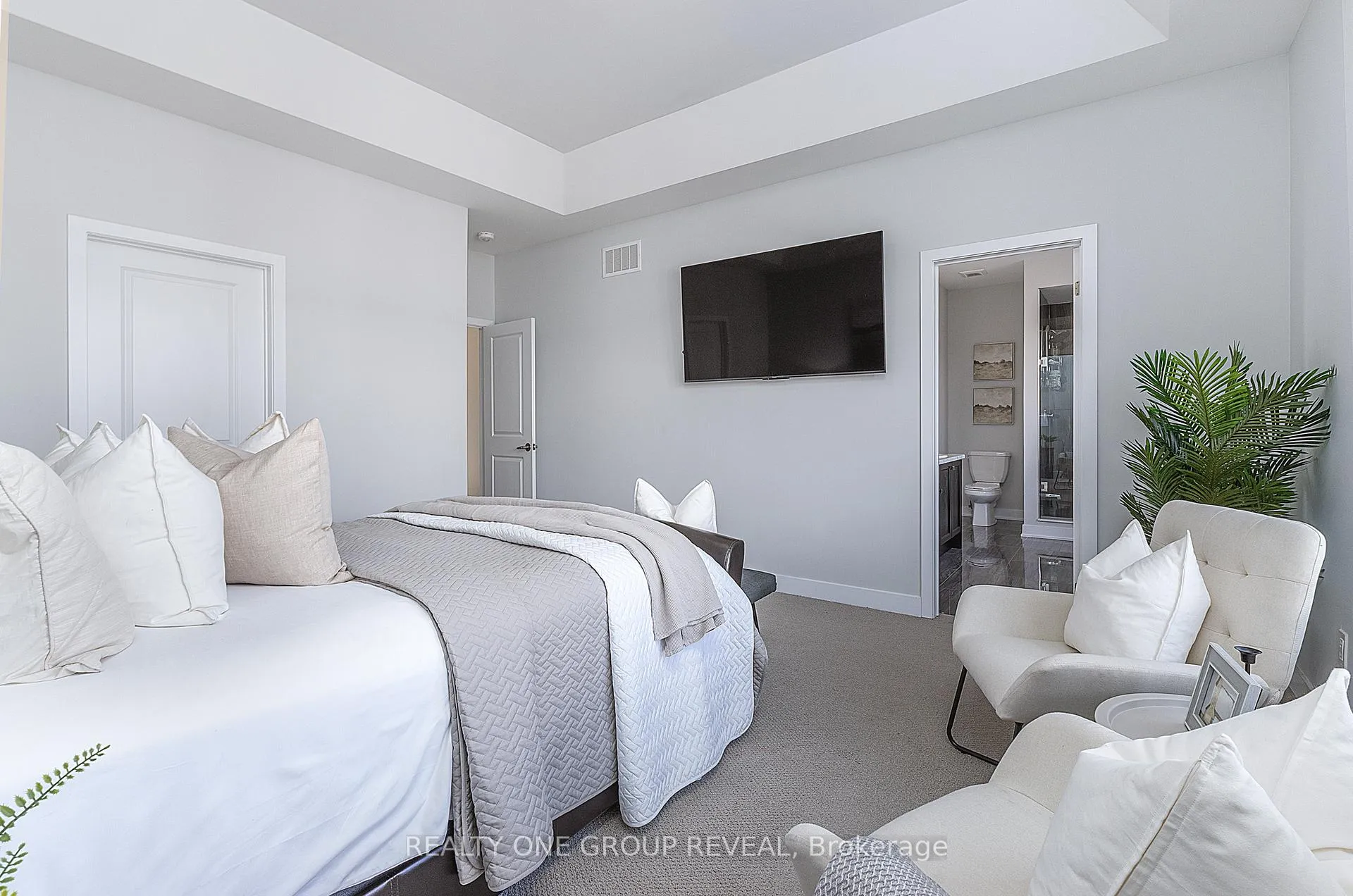 Photo 12 of 1044 Suddard Avenue, Oshawa, Kedron — HOMEH