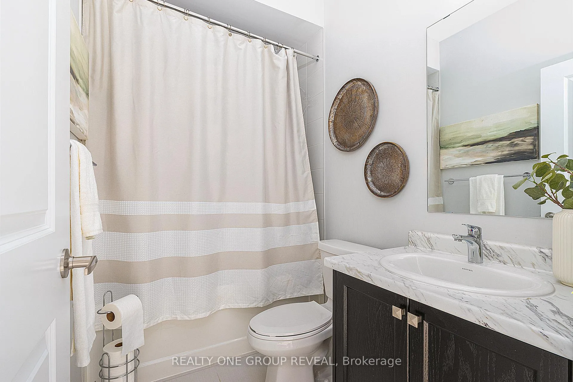 Photo 17 of 1044 Suddard Avenue, Oshawa, Kedron — HOMEH