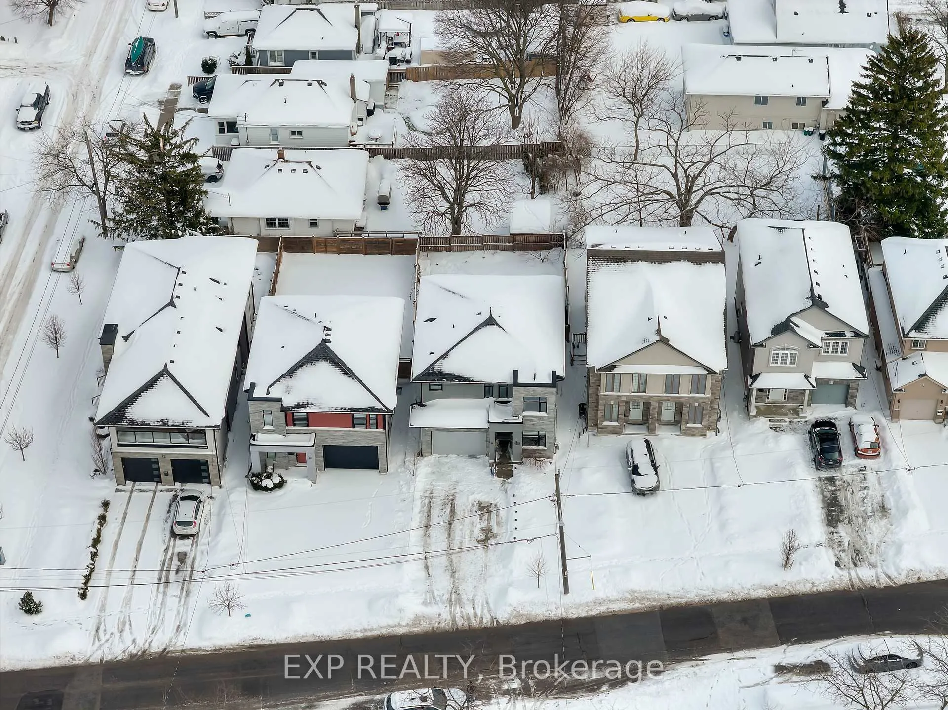 Photo 3 of 8 Leeson Street, St. Catharines, Burleigh Hill — HOMEH