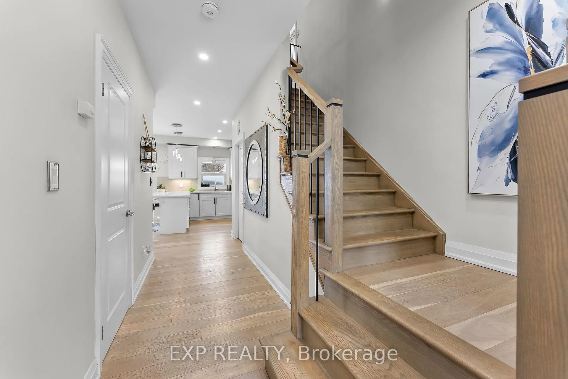 Photo 4 of 8 Leeson Street, St. Catharines, Burleigh Hill — HOMEH