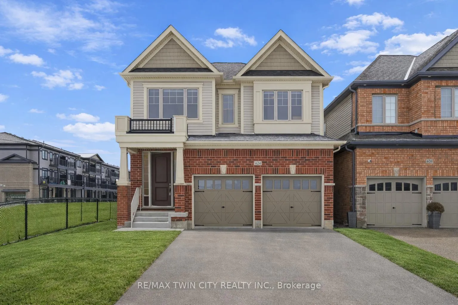 Front of 624 Beckview Crescent