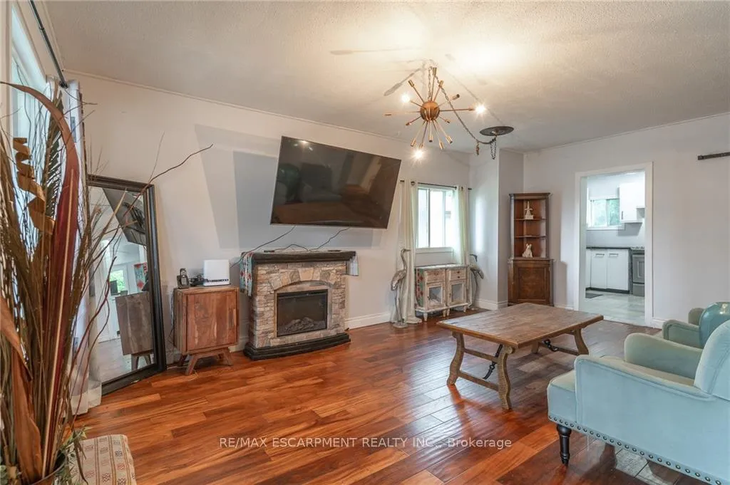 Photo 3 of 15 Agnes Street, Hamilton, Crown Point — HOMEH