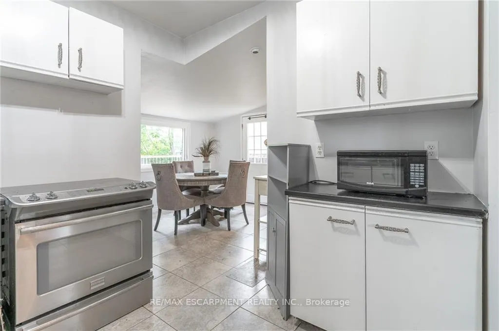 Photo 9 of 15 Agnes Street, Hamilton, Crown Point — HOMEH