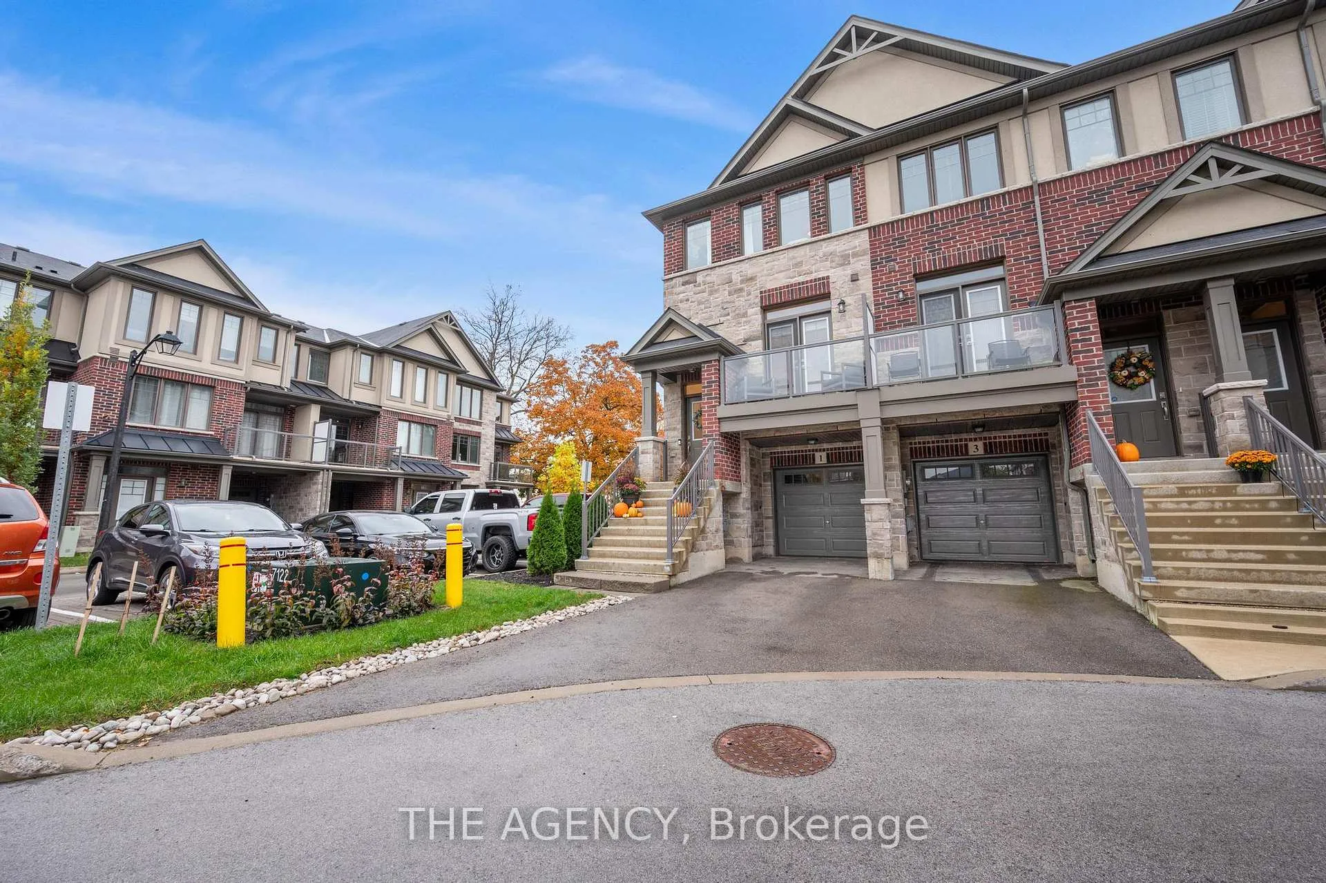 Photo 3 of 1 Pringle Lane, Hamilton, Ancaster — HOMEH