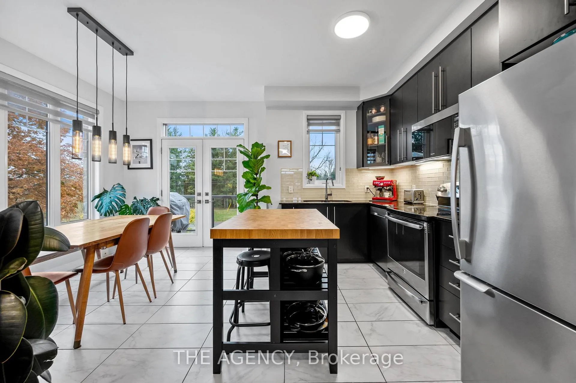 Photo 12 of 1 Pringle Lane, Hamilton, Ancaster — HOMEH