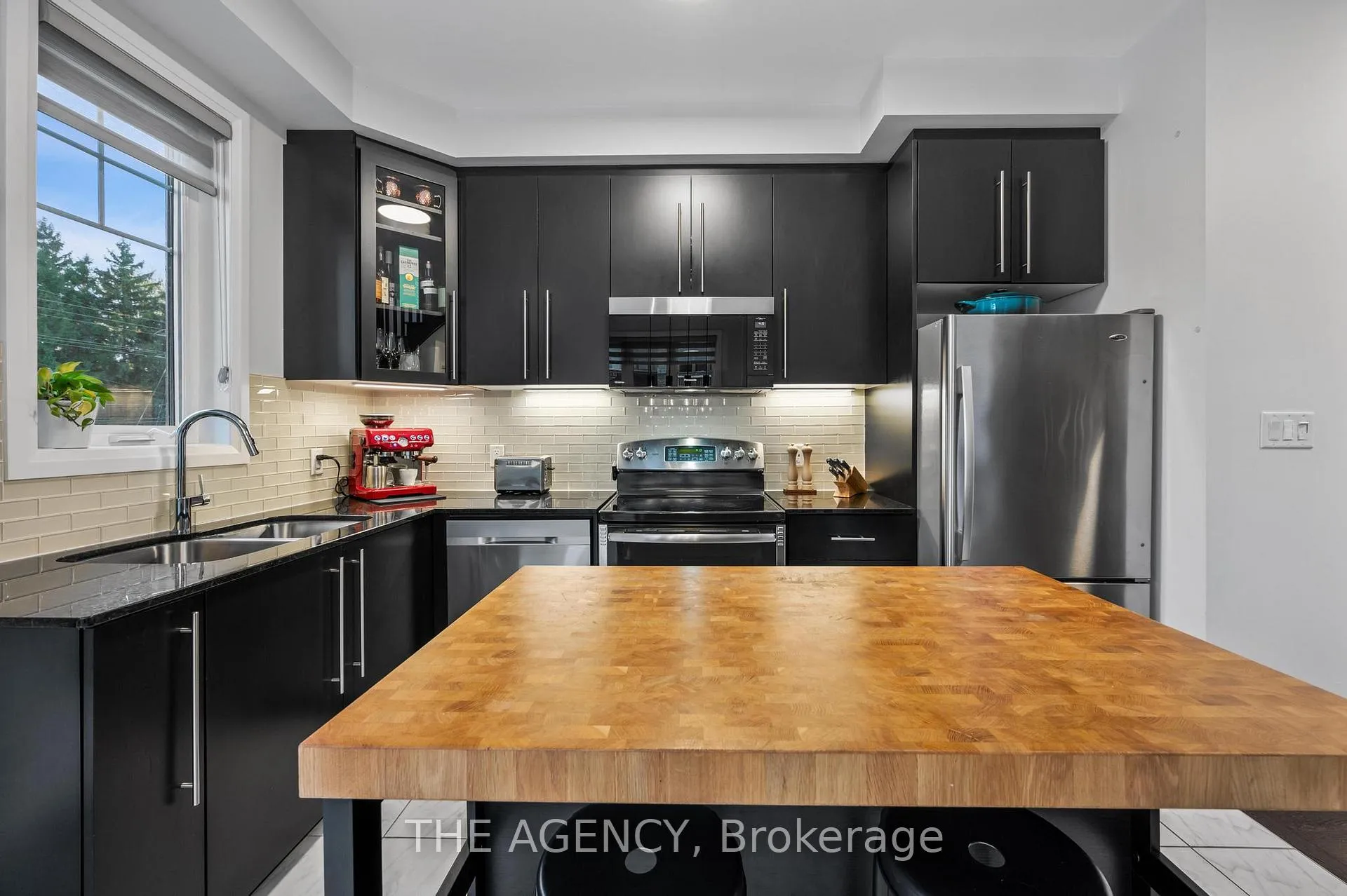 Photo 14 of 1 Pringle Lane, Hamilton, Ancaster — HOMEH