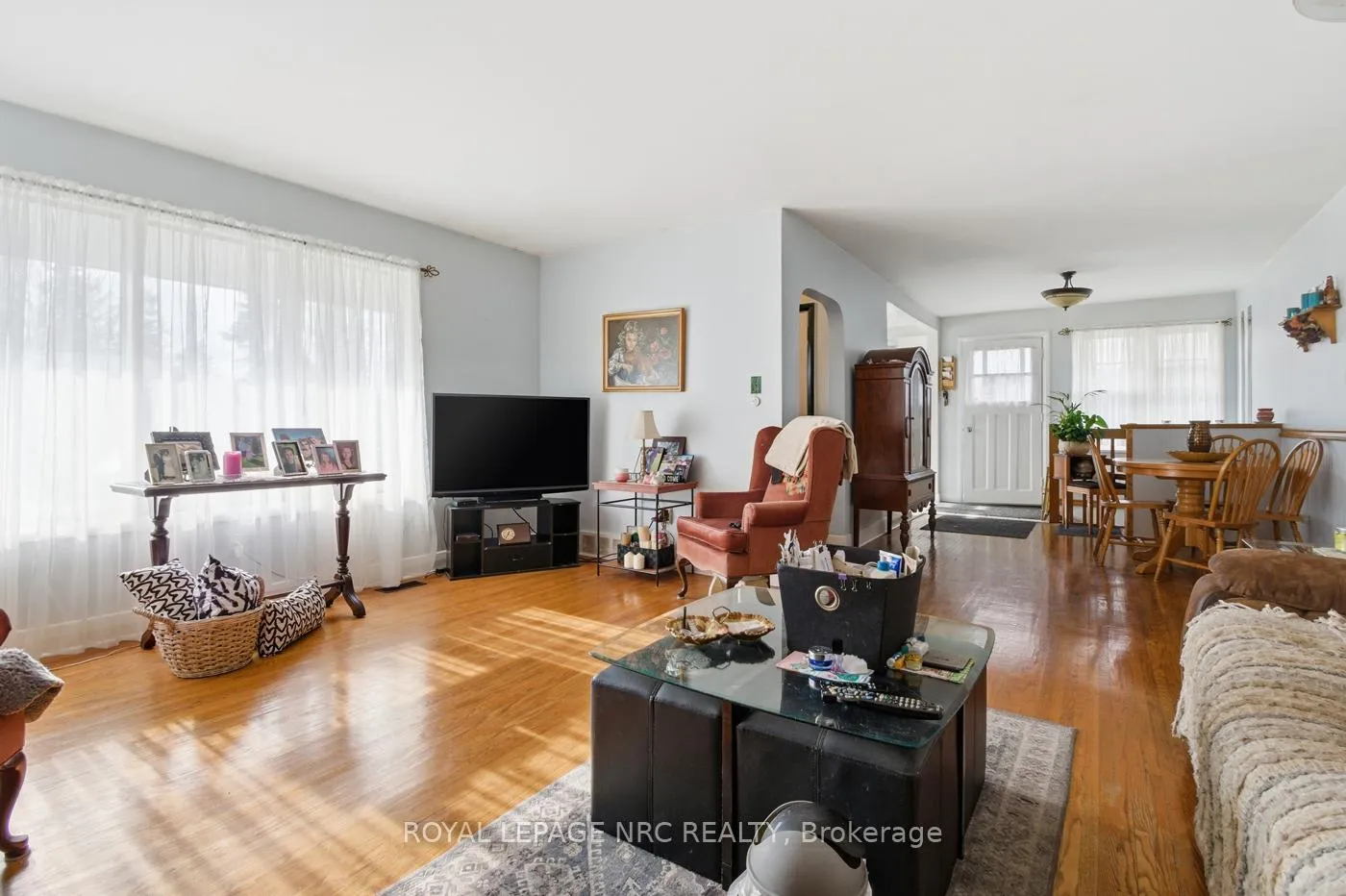 Photo 6 of 6161 Scott Street, Niagara Falls, Cherrywood — HOMEH