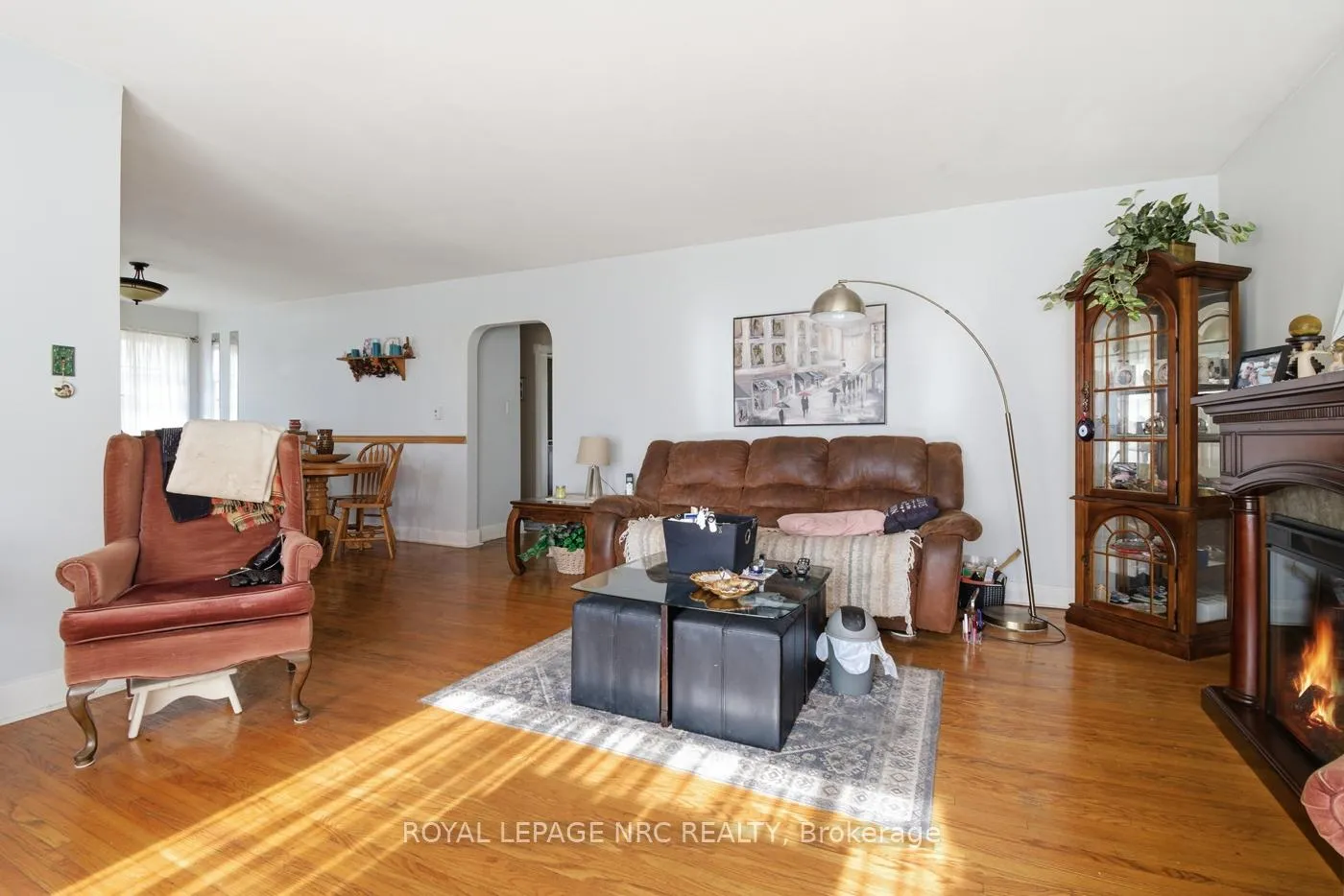Photo 7 of 6161 Scott Street, Niagara Falls, Cherrywood — HOMEH