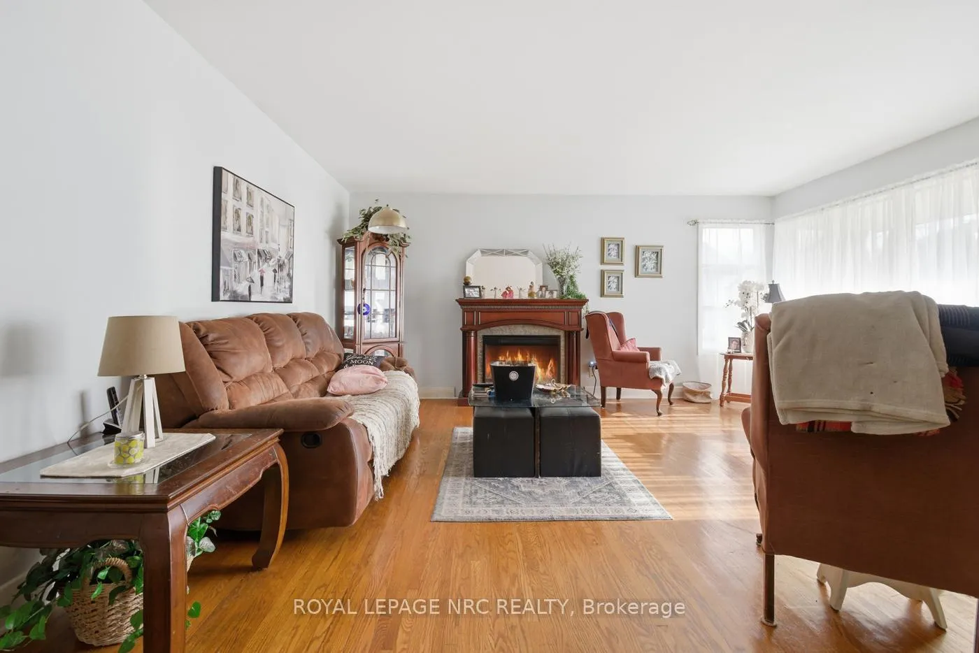 Photo 9 of 6161 Scott Street, Niagara Falls, Cherrywood — HOMEH