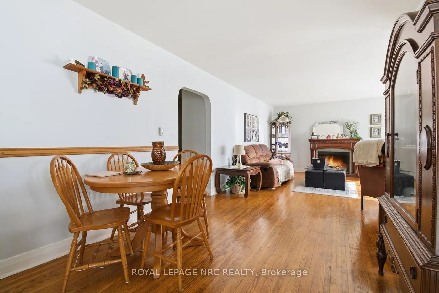 Photo 10 of 6161 Scott Street, Niagara Falls, Cherrywood — HOMEH