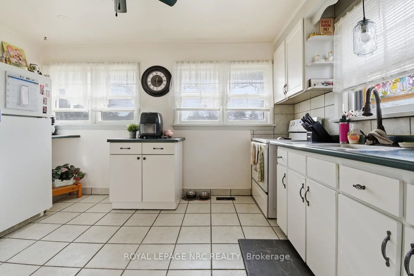 Photo 16 of 6161 Scott Street, Niagara Falls, Cherrywood — HOMEH