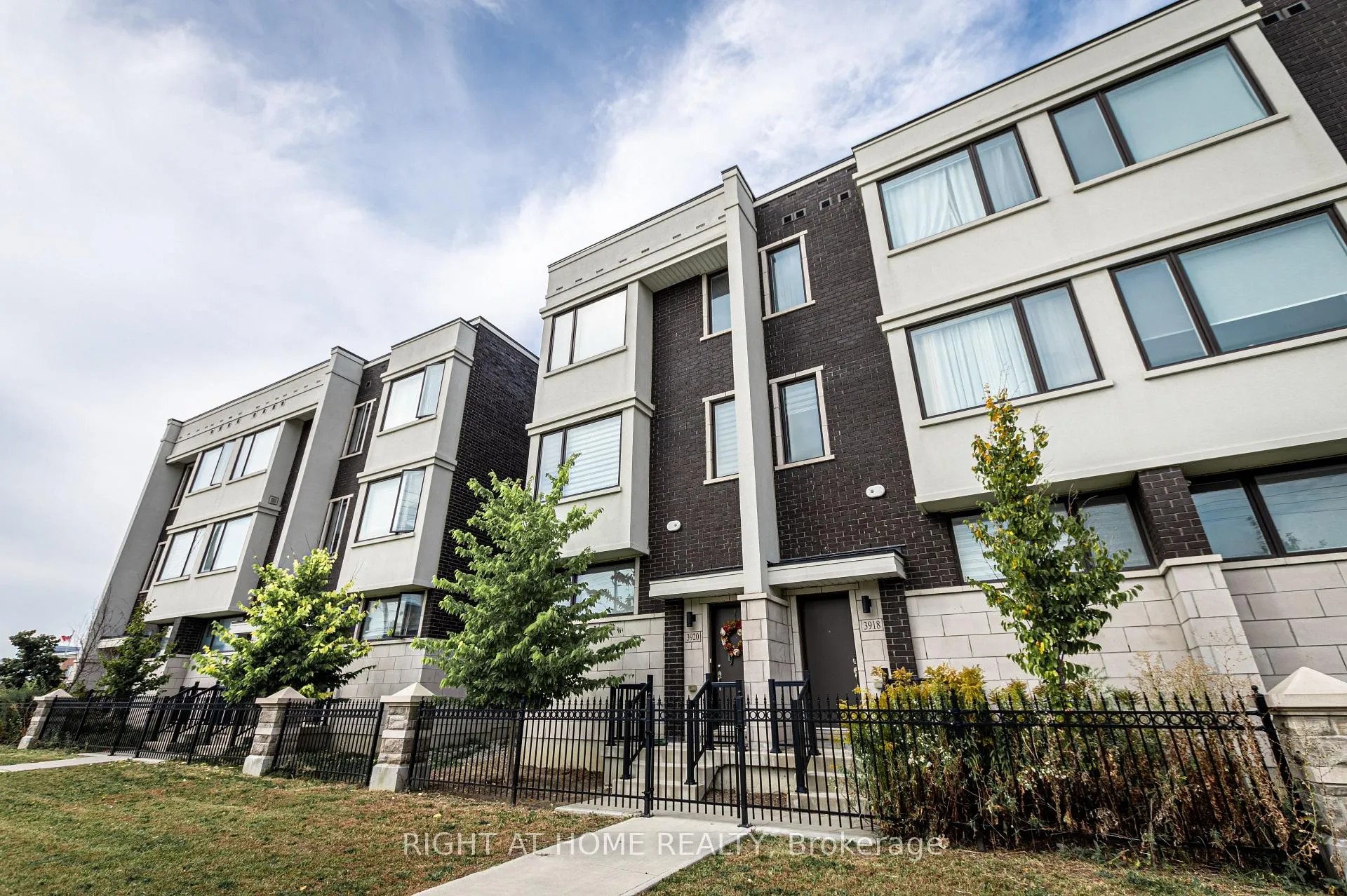 Photo 1 of 3920 Major Mackenzie Drive, Vaughan, Vellore Village — HOMEH
