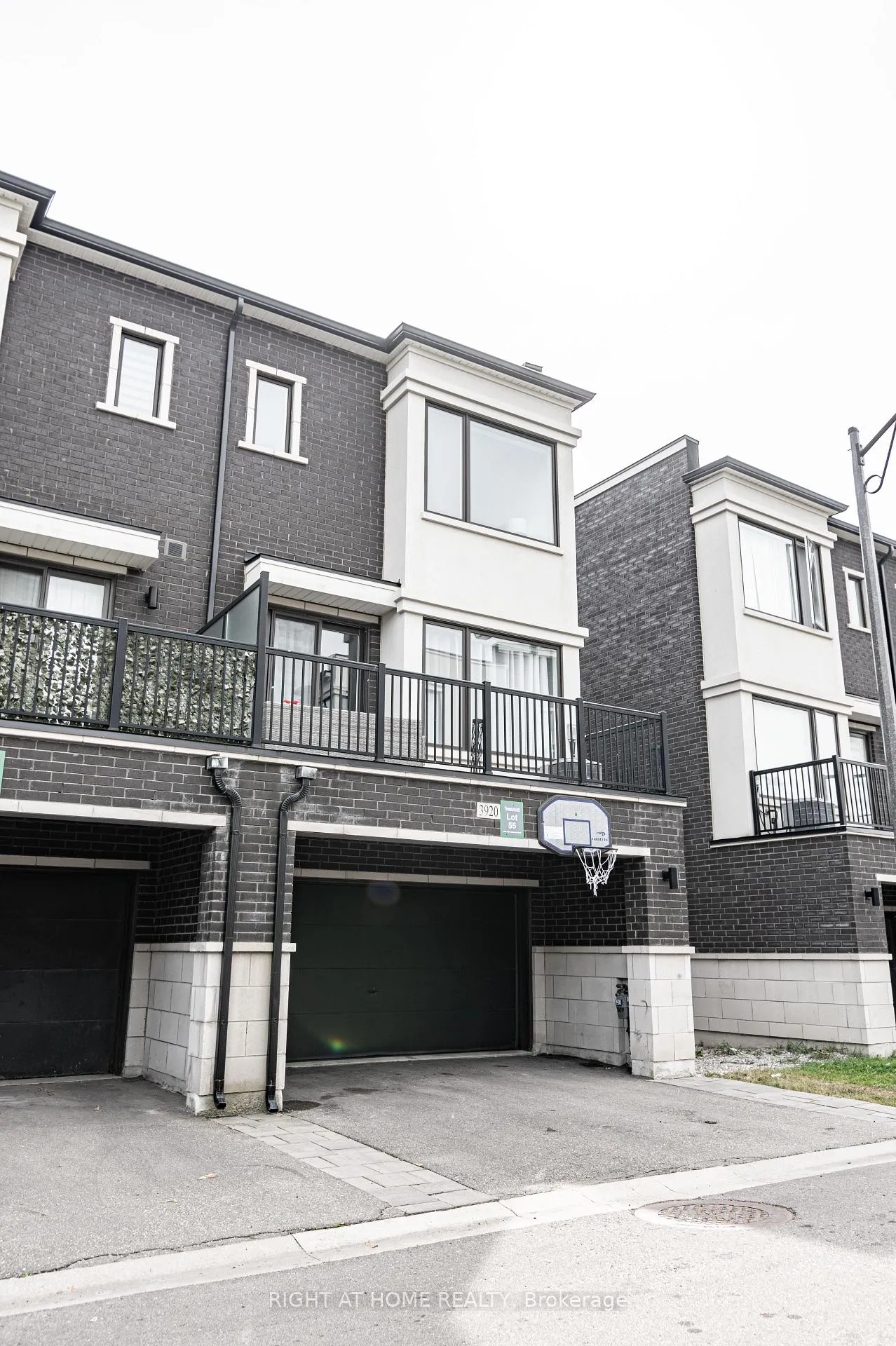 Photo 4 of 3920 Major Mackenzie Drive, Vaughan, Vellore Village — HOMEH