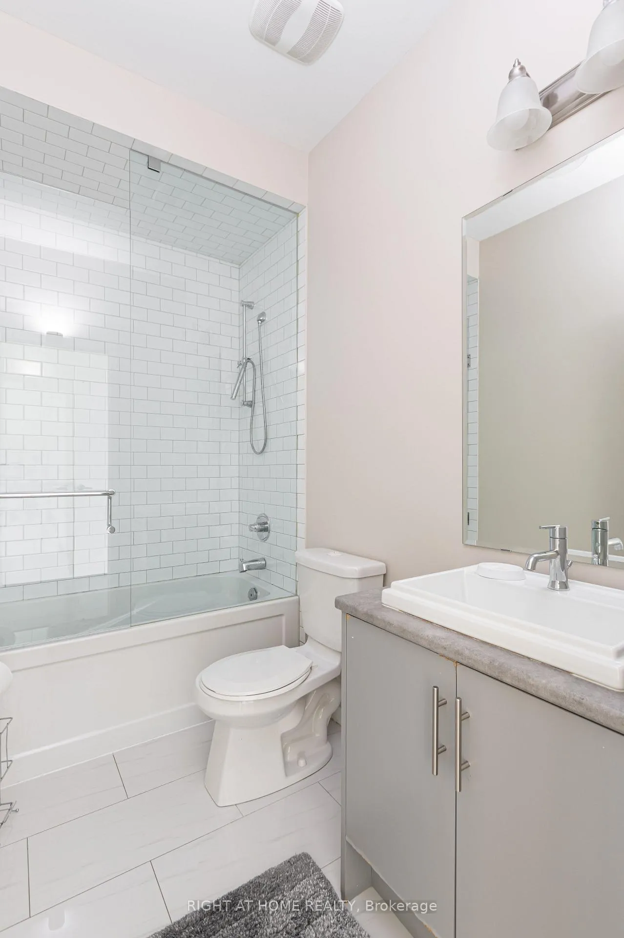 Photo 12 of 3920 Major Mackenzie Drive, Vaughan, Vellore Village — HOMEH