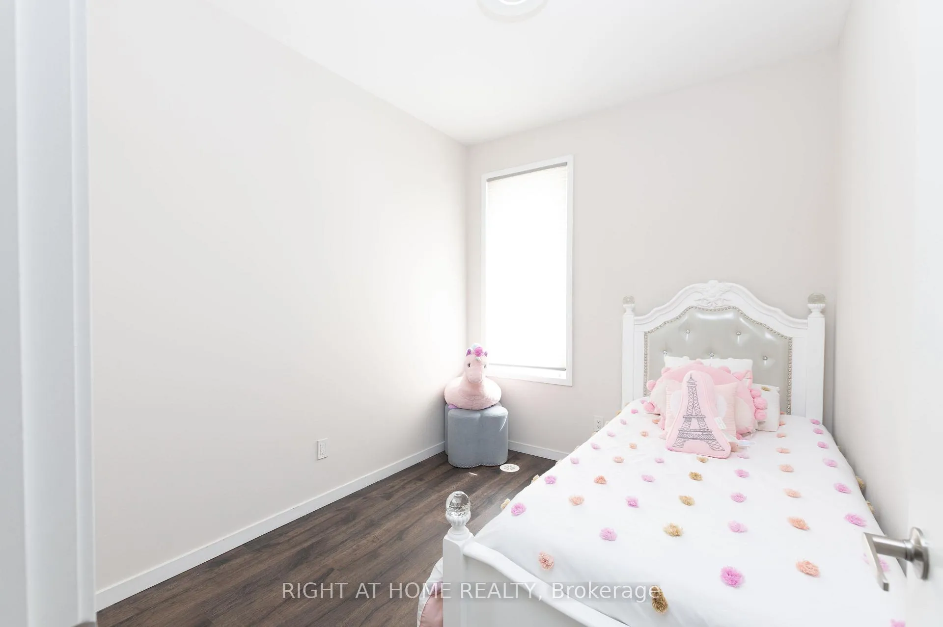 Photo 15 of 3920 Major Mackenzie Drive, Vaughan, Vellore Village — HOMEH