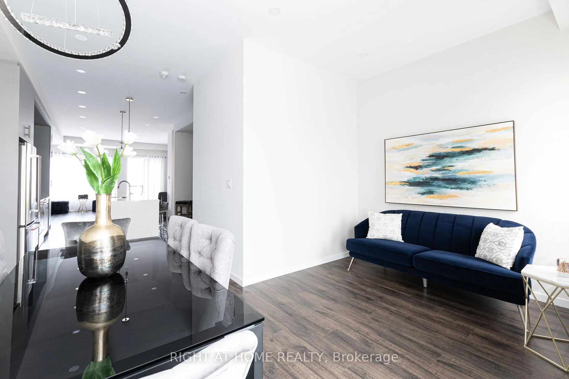 Photo 21 of 3920 Major Mackenzie Drive, Vaughan, Vellore Village — HOMEH