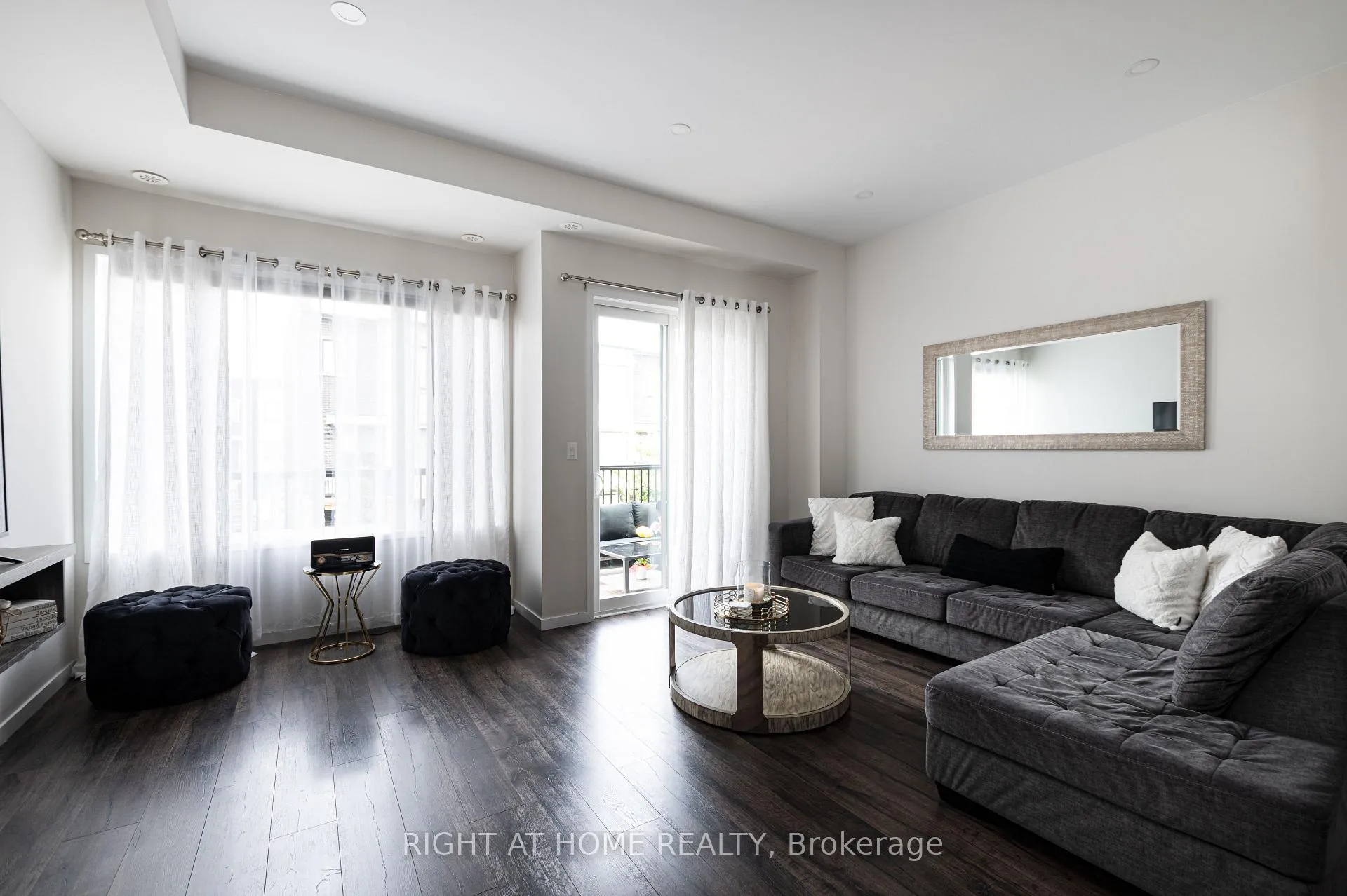 Photo 24 of 3920 Major Mackenzie Drive, Vaughan, Vellore Village — HOMEH