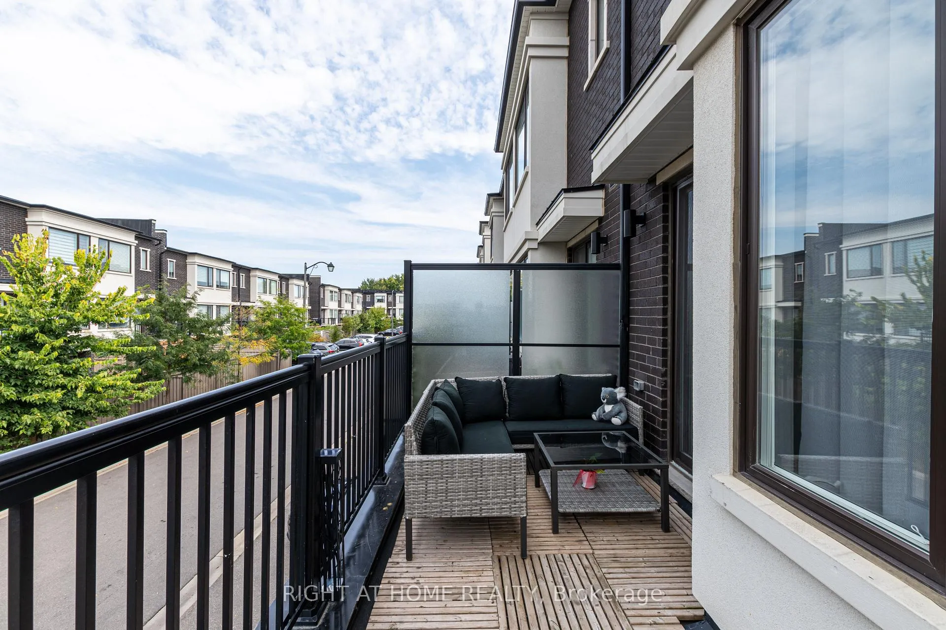 Photo 26 of 3920 Major Mackenzie Drive, Vaughan, Vellore Village — HOMEH