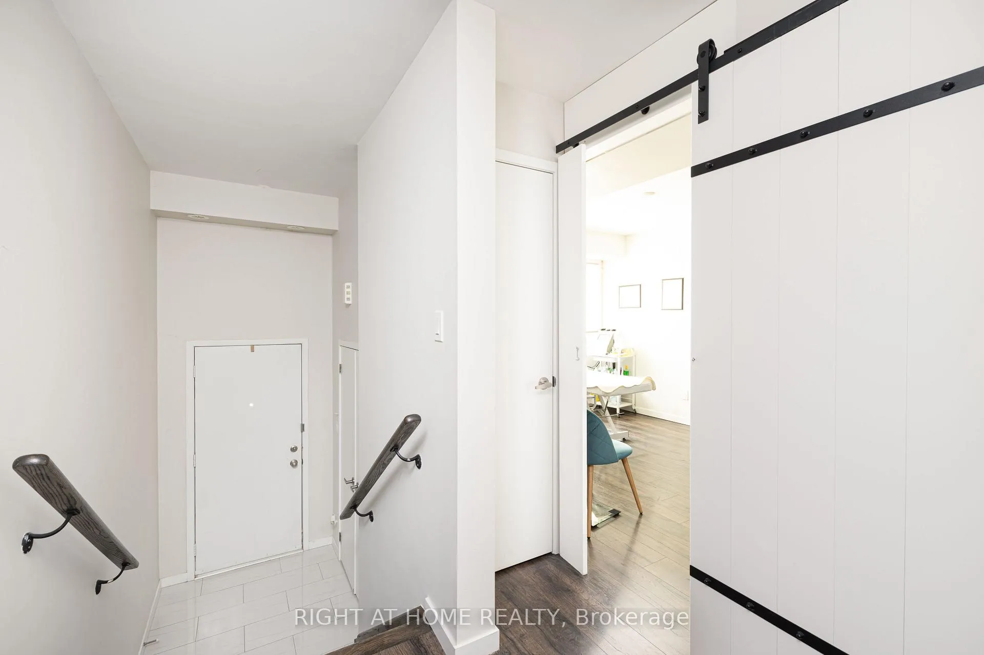 Photo 29 of 3920 Major Mackenzie Drive, Vaughan, Vellore Village — HOMEH