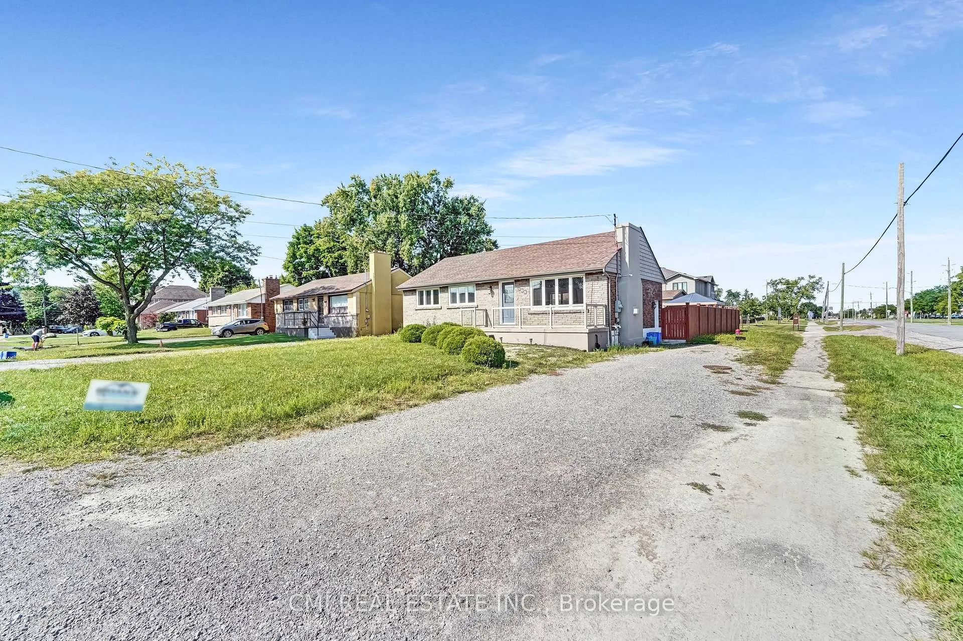 Photo 2 of 301 Christina Avenue, Hamilton, Winona — HOMEH