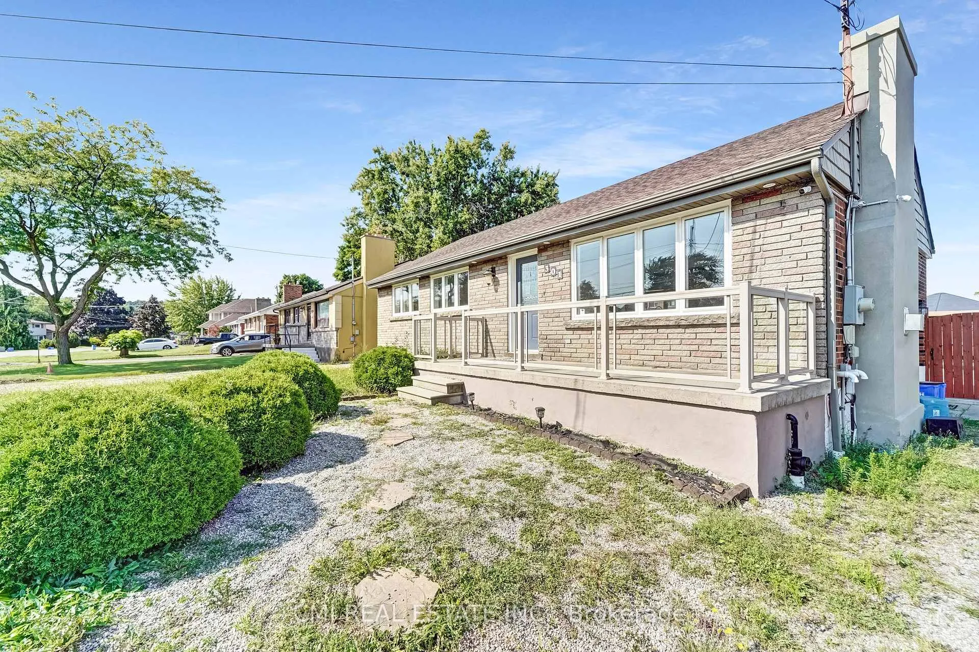 Photo 3 of 301 Christina Avenue, Hamilton, Winona — HOMEH